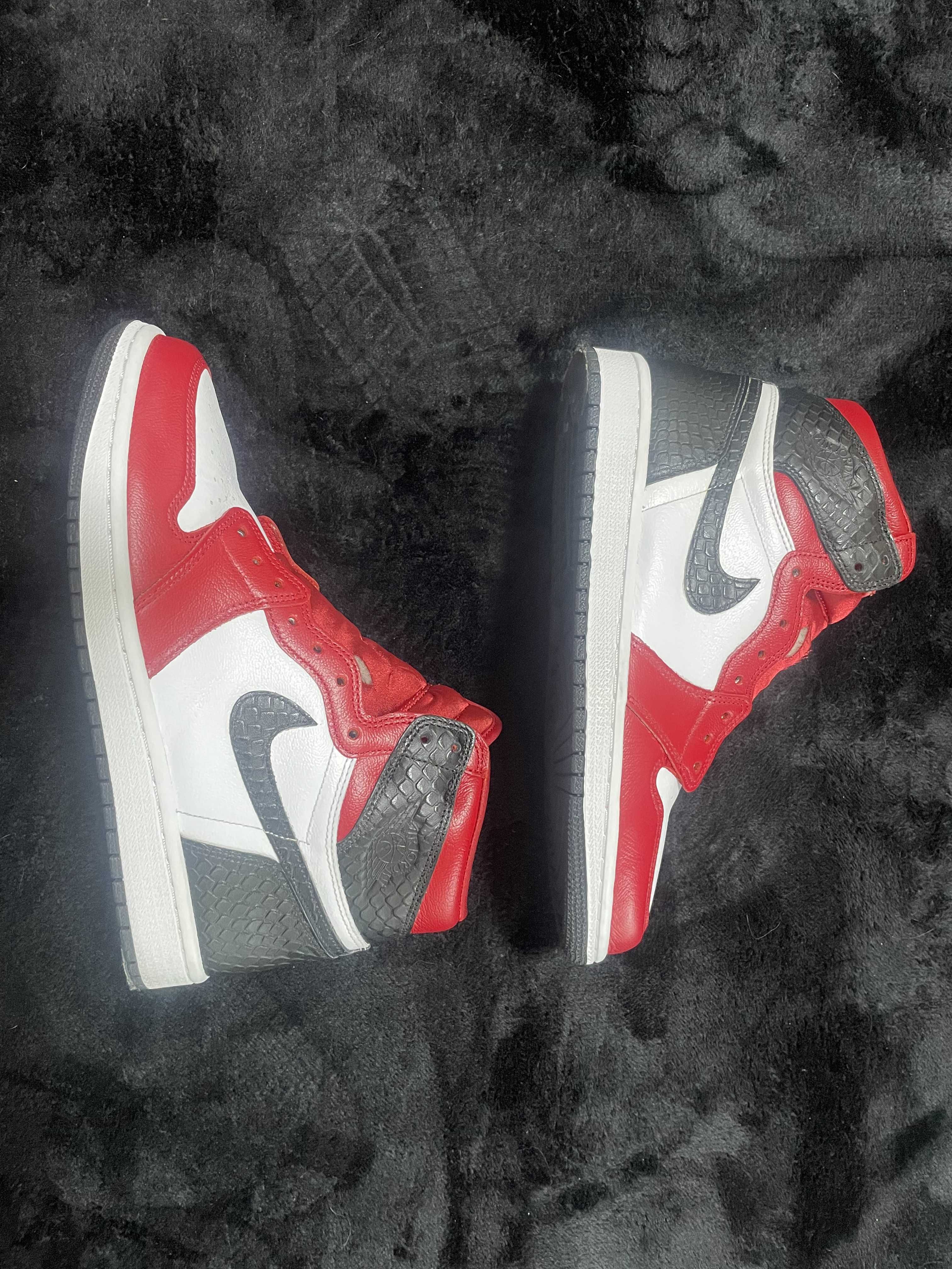 Nike Women's Air Jordan 1 High OG "Satin Red"