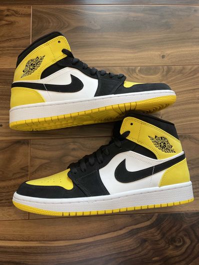 Nike Air Jordan 1 Mid "Yellow Toe Black"