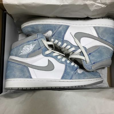 Nike Air Jordan 1 High OG "Hyper Royal"