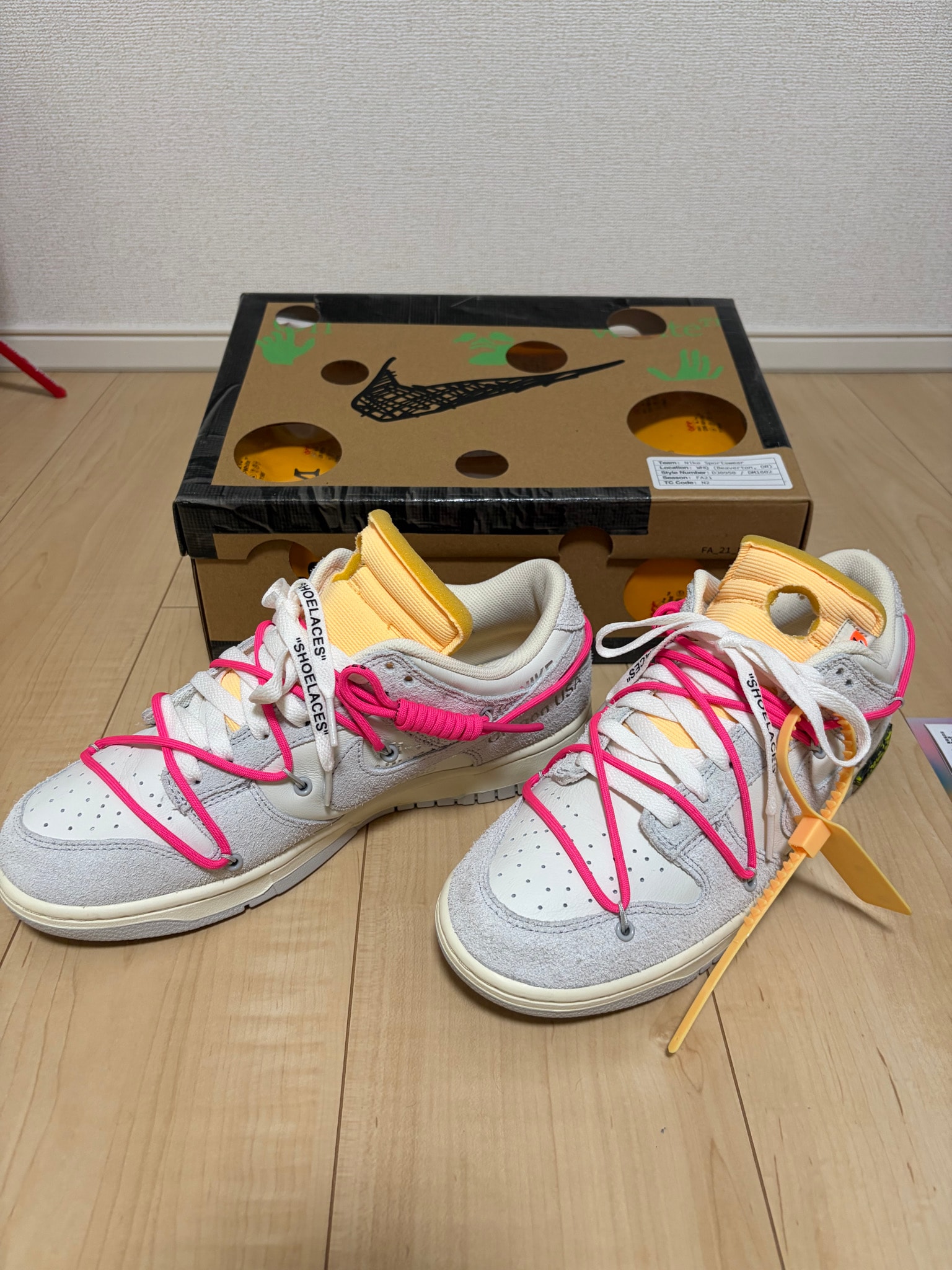 Off-White × Nike Dunk Low "Sail/Neutral Gray/Hyper Pink"