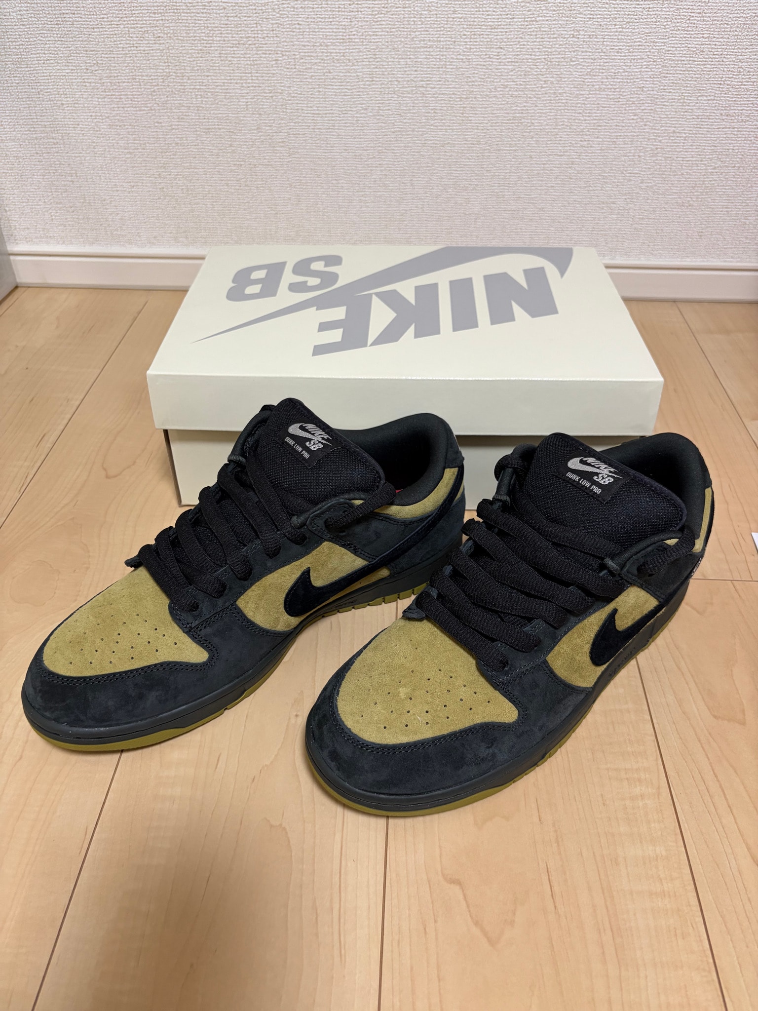 Supreme × Nike SB Dunk Low "Camper Green" (Asia Exclusive) (25FW Week2)