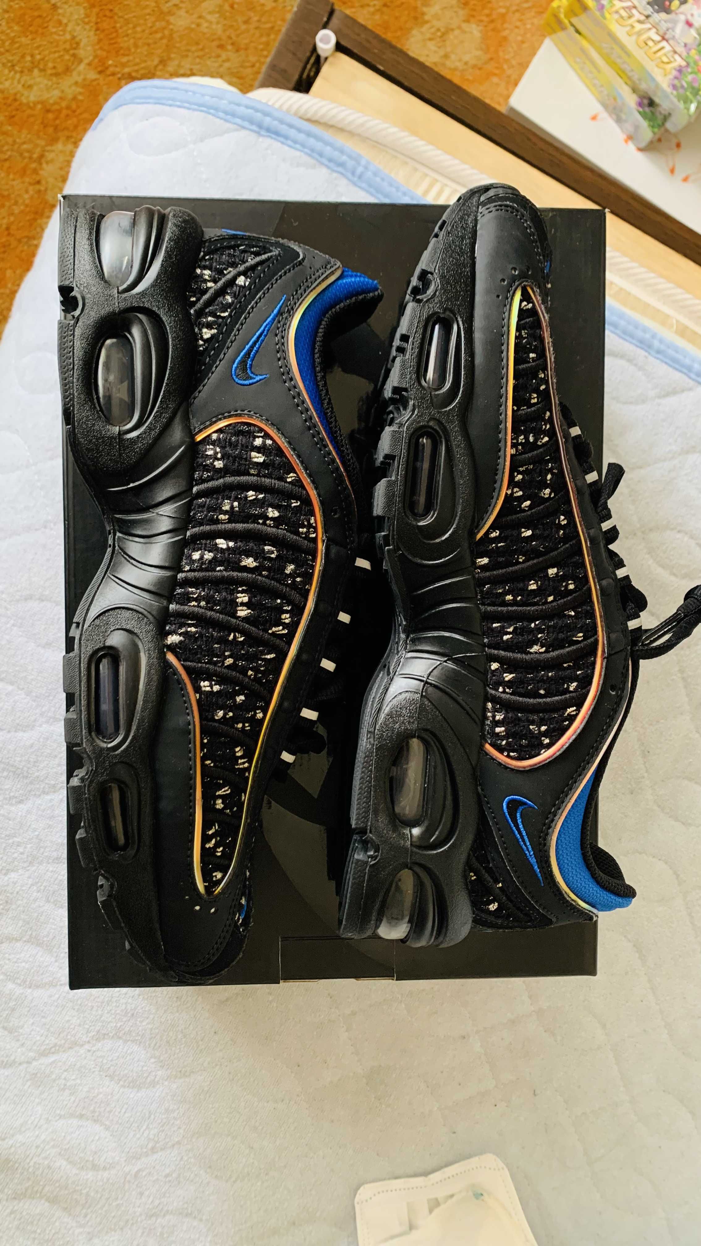 Supreme × Nike Air Max Tailwind 4 "Black"