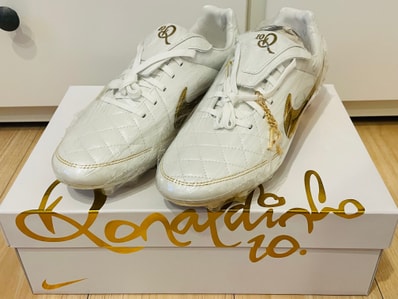 Ronaldinho × Nike Tiempo Legend FG "Touch of Gold"