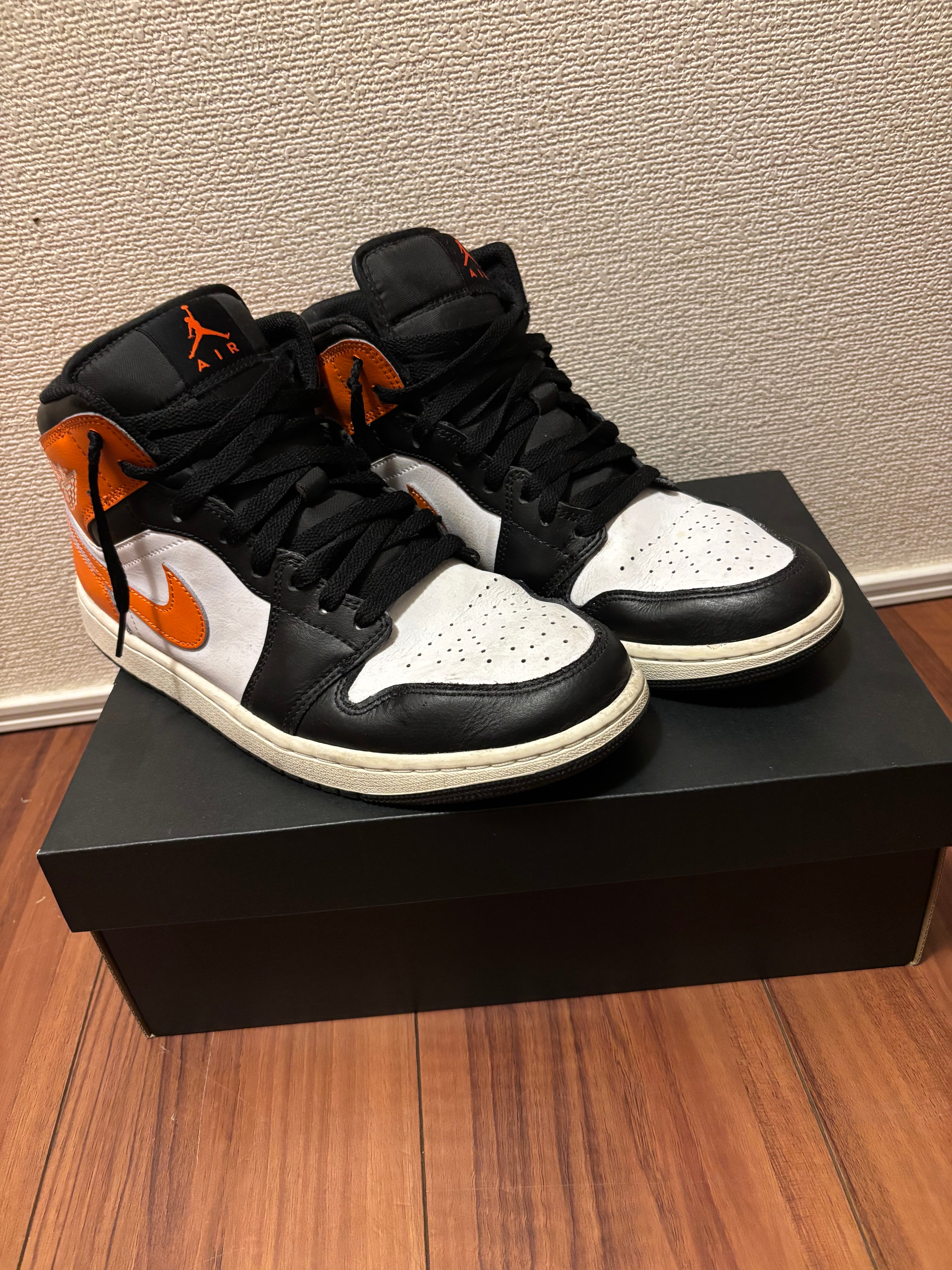 NIKE AIR JORDAN 1 MID "SHATTERED BACKBOARD"