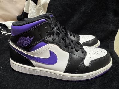 Nike Air Jordan 1 Mid "Black/Court Purple"