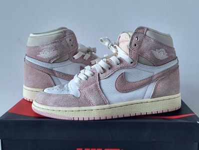 Nike Women's Air Jordan 1 Retro High OG "Washed Pink"