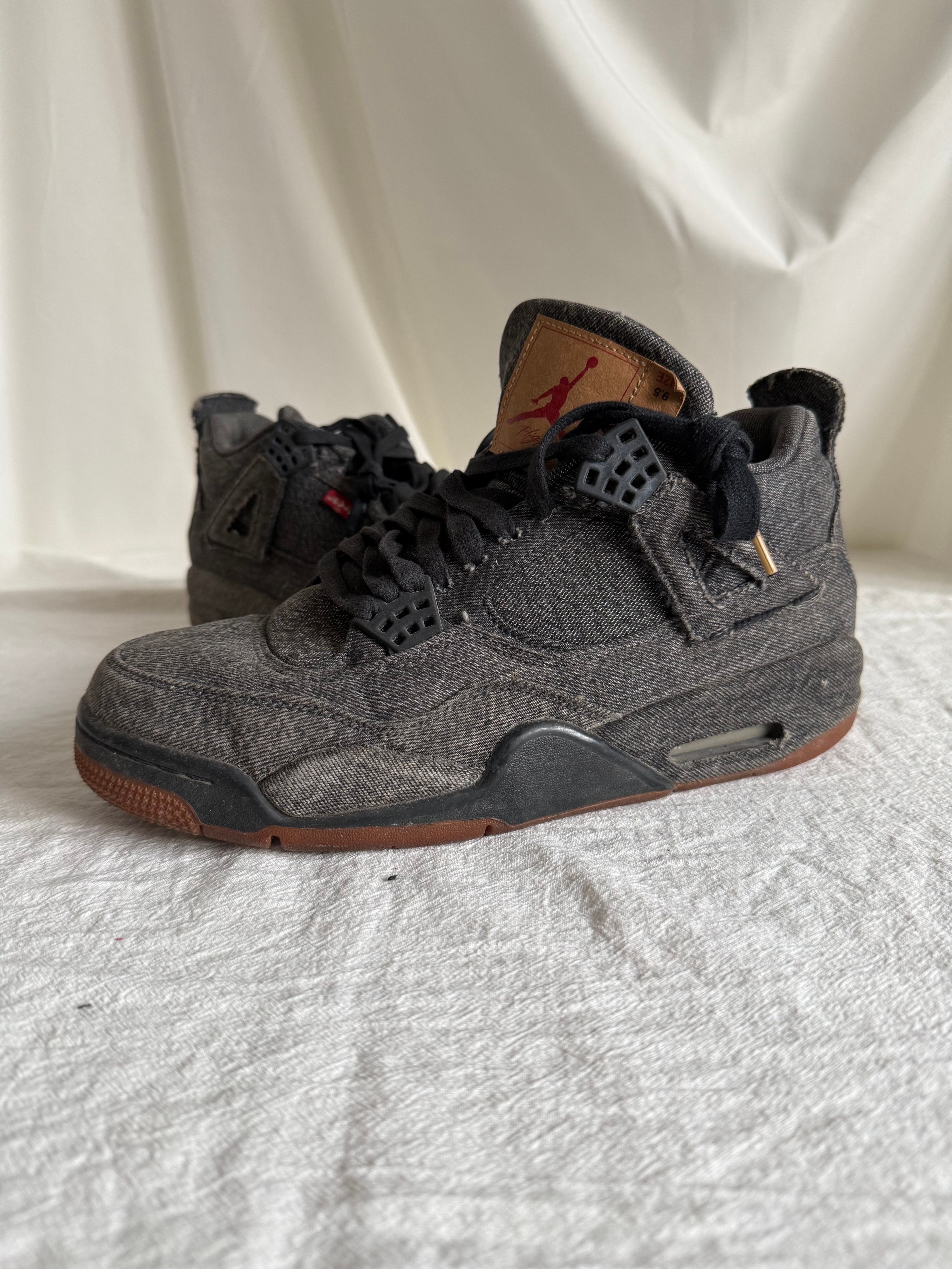 Nike × Levi's Air Jordan 4 "Black Denim" (LEVIS Tab)