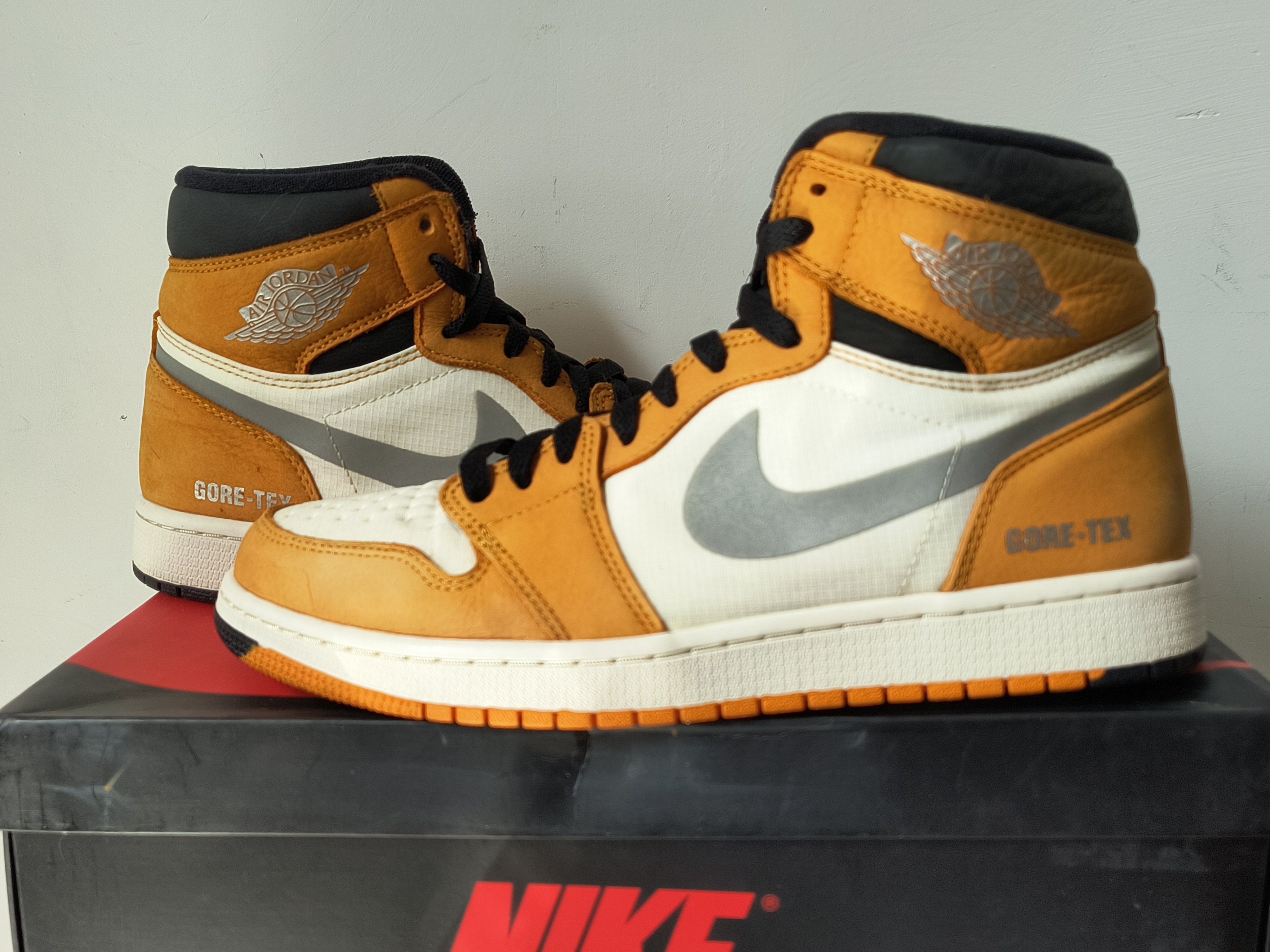 Nike Air Jordan 1 Element GTX "Light Curry"