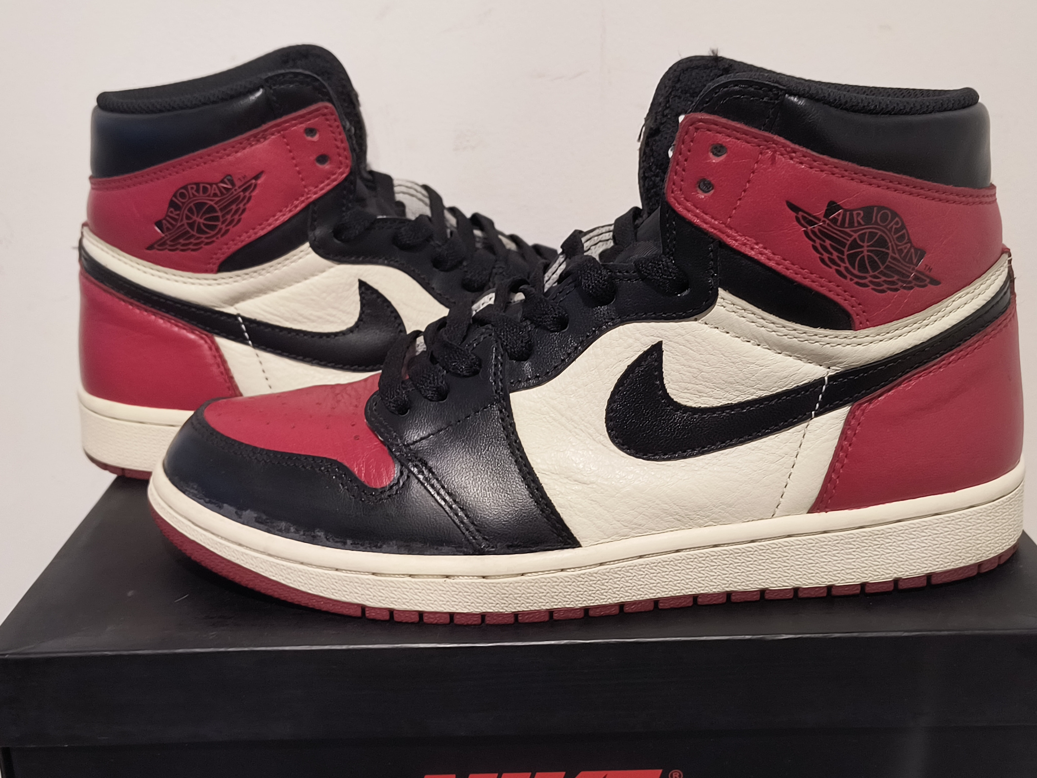 Nike Air Jordan 1 Retro High OG "Bred Toe"