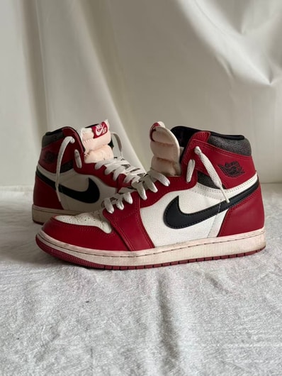 Nike Air Jordan 1 High OG "Lost & Found/Chicago"