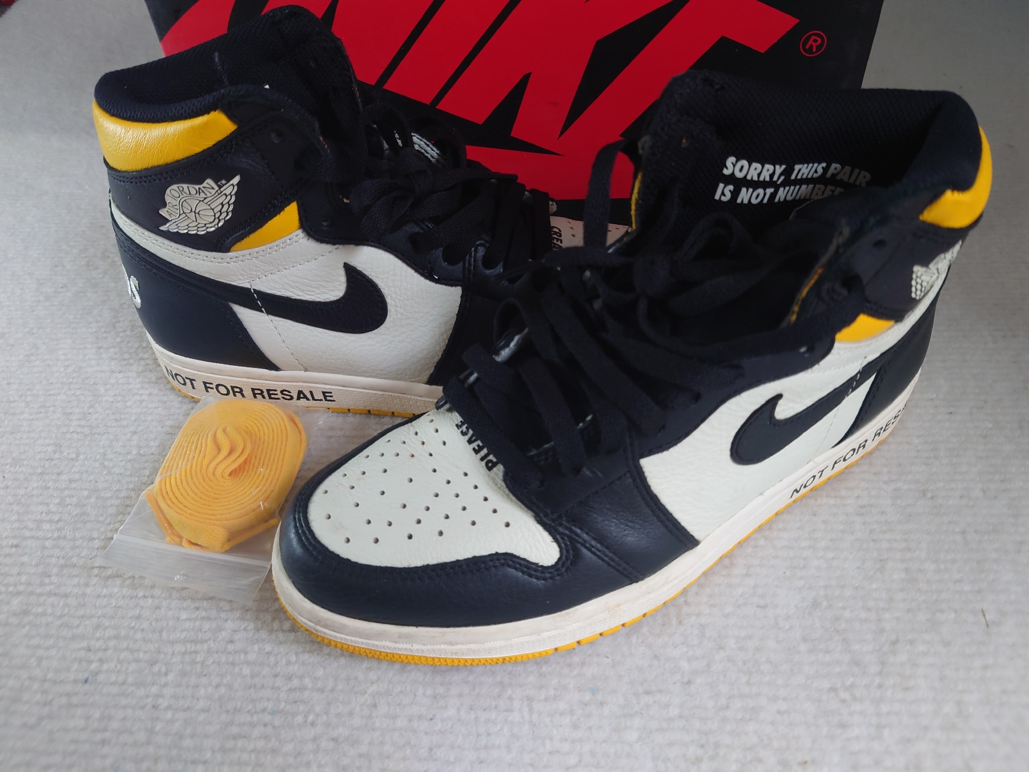Nike Air Jordan 1 Retro High (NOT FOR RESALE) "Varsity Maize"
