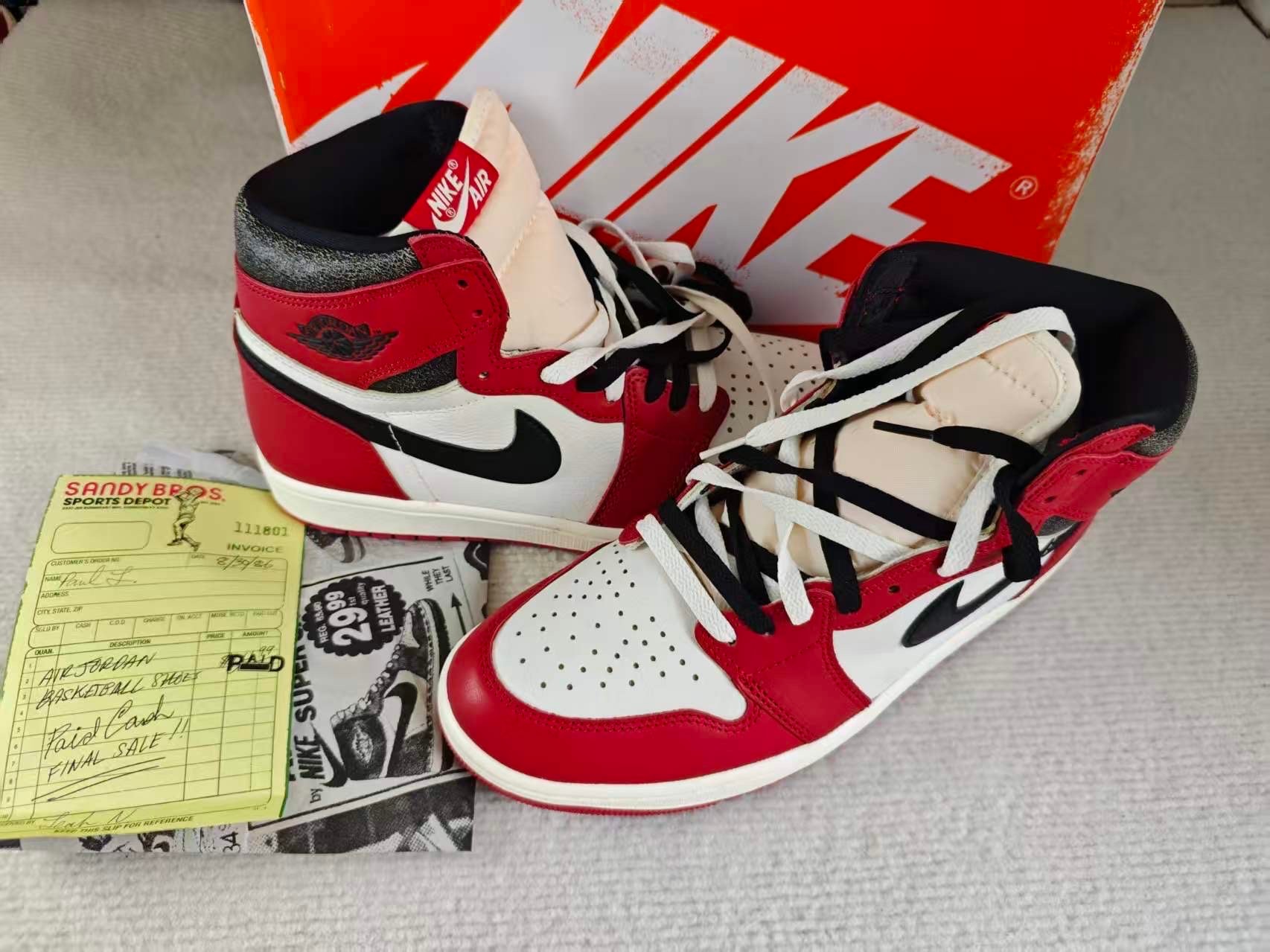 Nike Air Jordan 1 High OG "Lost & Found/Chicago"