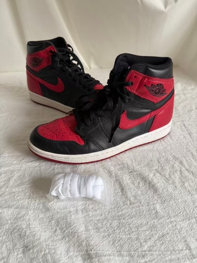 Nike Air Jordan 1 Retro High OG "Bred/Banned"