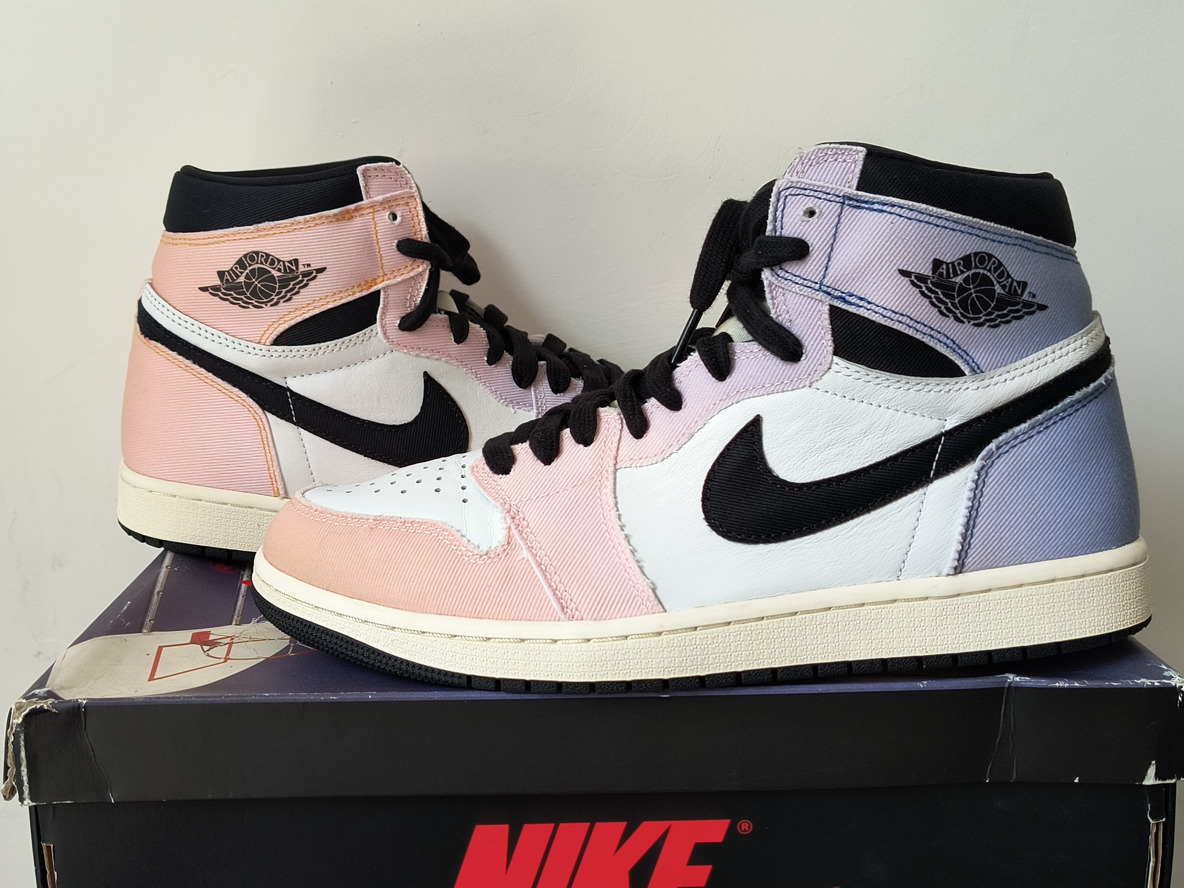 Nike  Air Jordan 1 High OG "Multi Color"