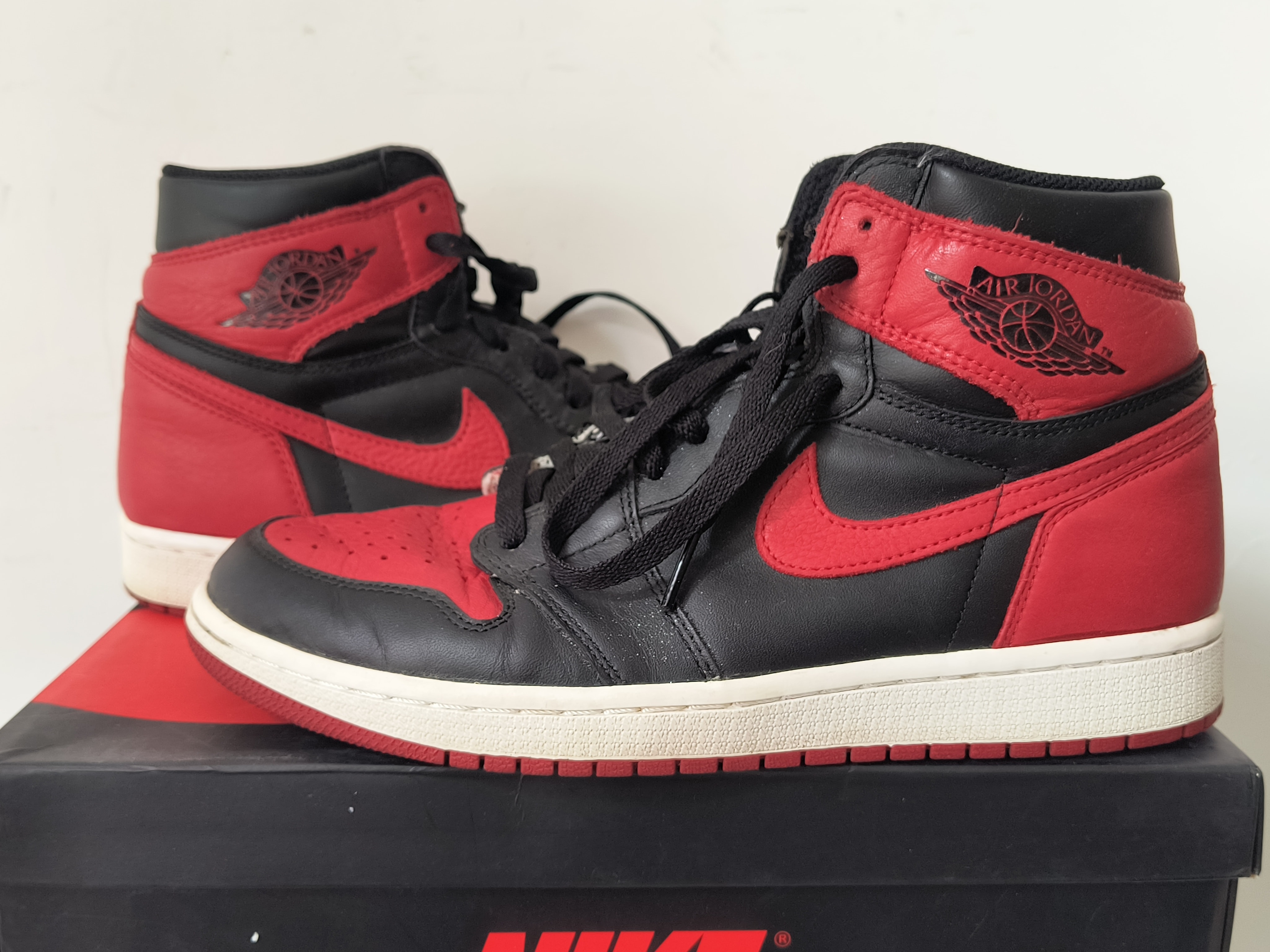 Nike Air Jordan 1 Retro High OG "Bred/Banned"