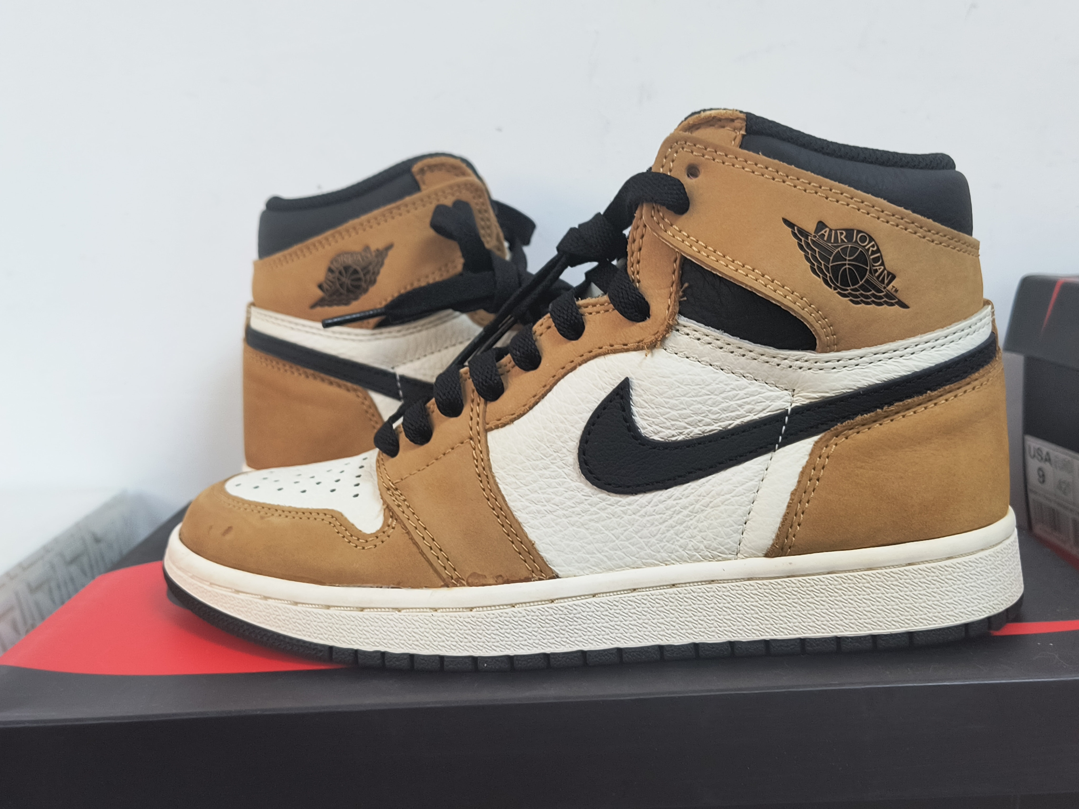 Nike Air Jordan 1 RETRO High "Rookie of The Year"