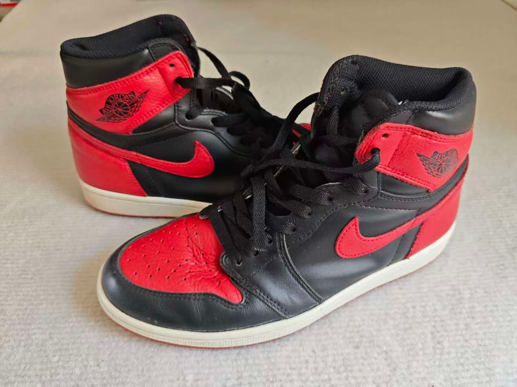 Nike Air Jordan 1 Retro High OG "Bred/Banned"
