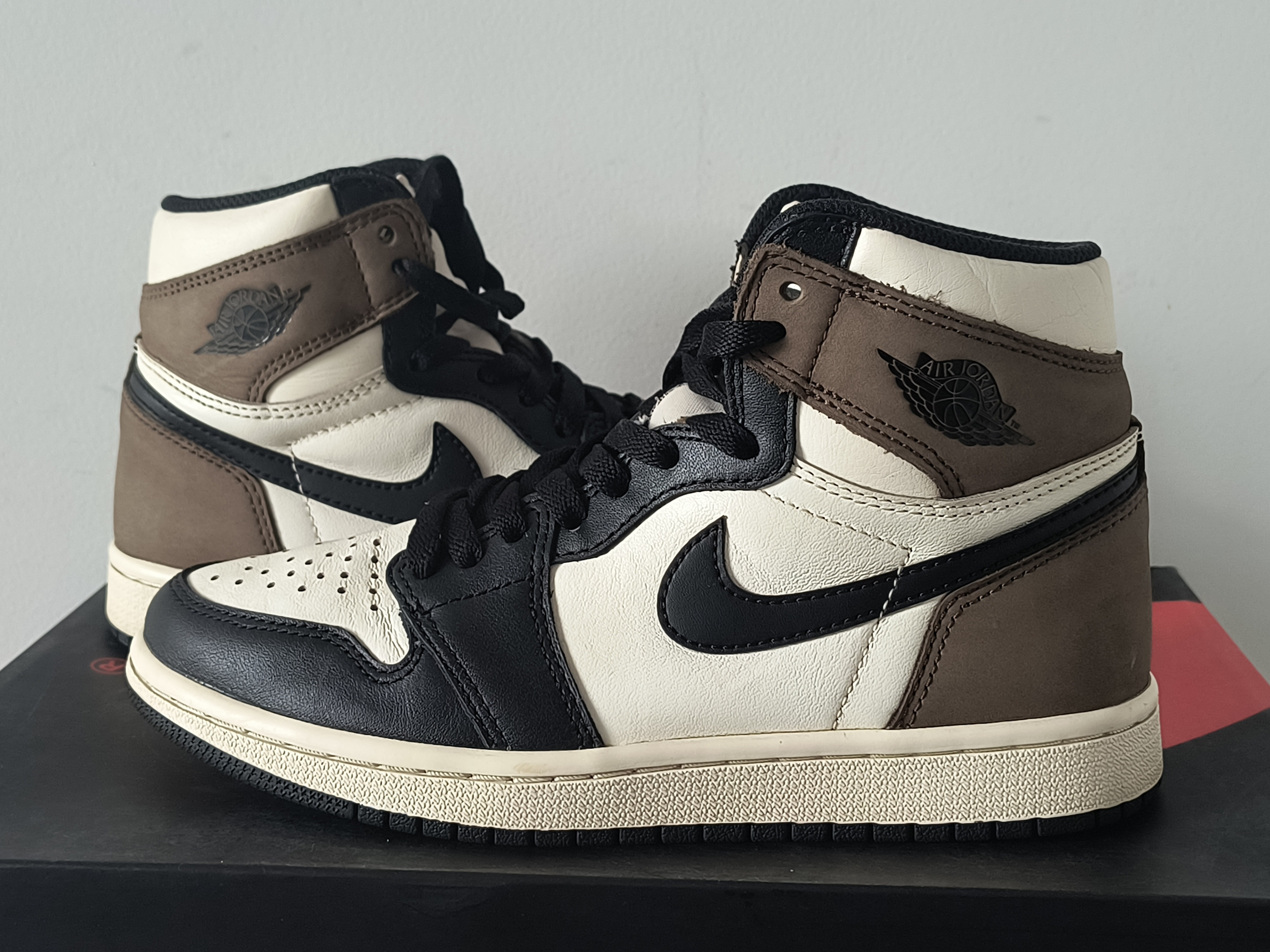 Nike Air Jordan 1 High OG "Sail/Dark Mocha/Black"
