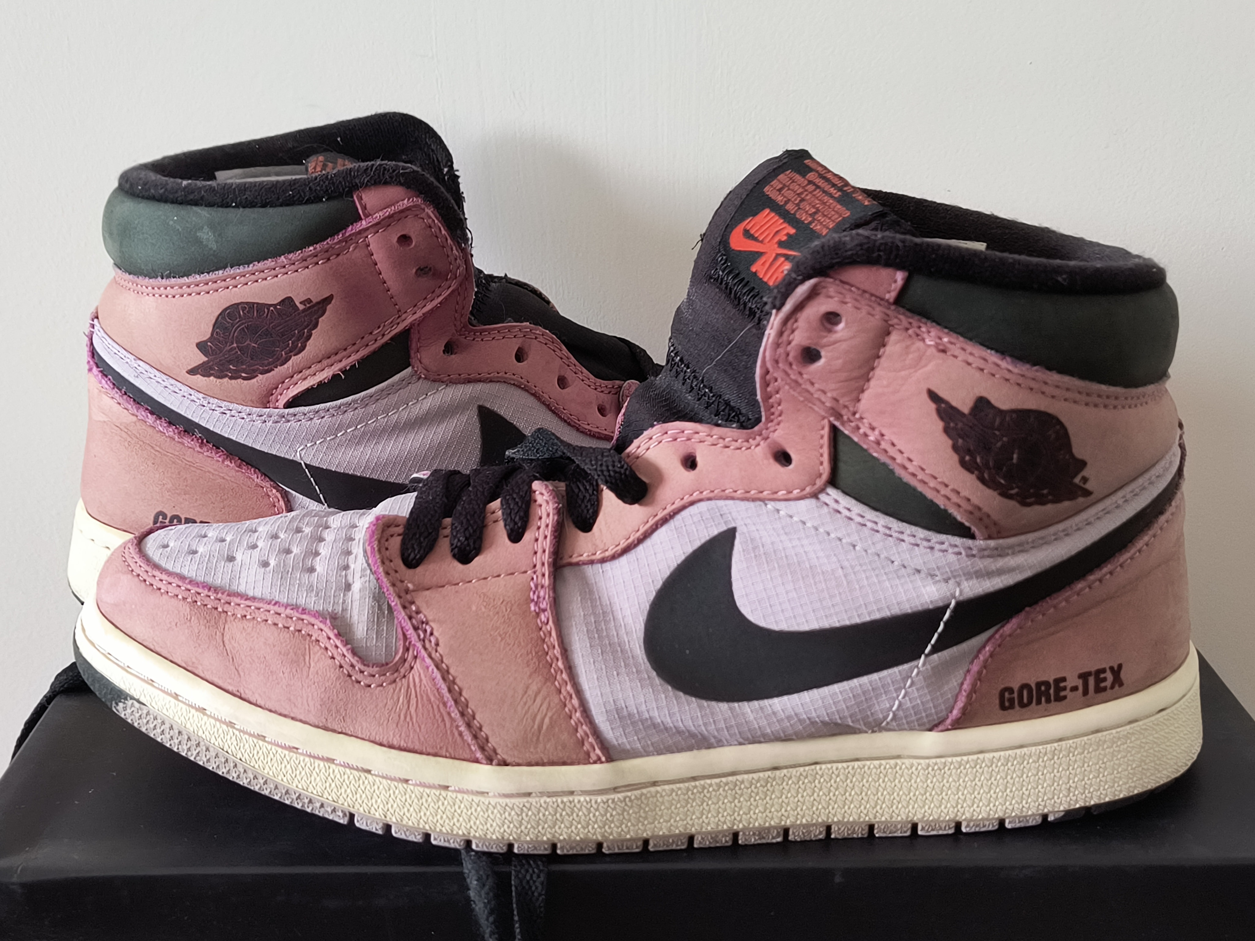Nike Air Jordan 1 Element GORE-TEX "Berry"