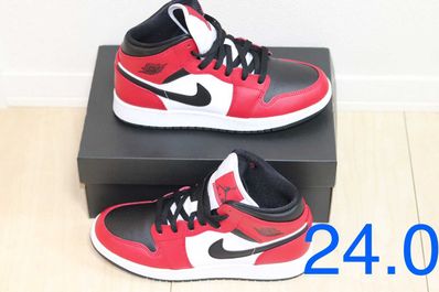 Nike Air Jordan 1 Mid "Chicago Black Toe"