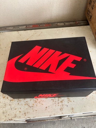 Nike Air Jordan 1 High OG "Hyper Royal"