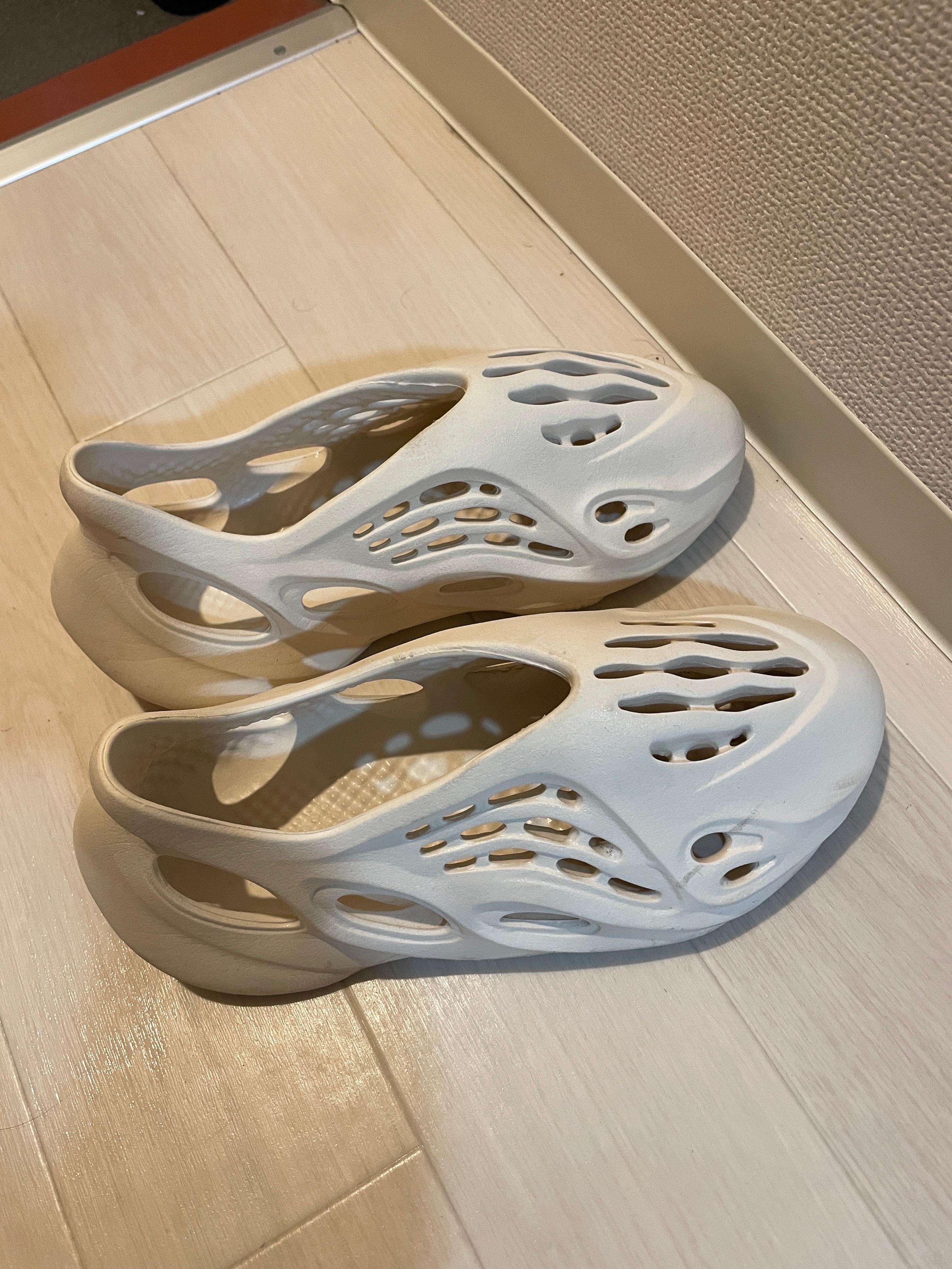 adidas YEEZY Foam Runner "Sand"