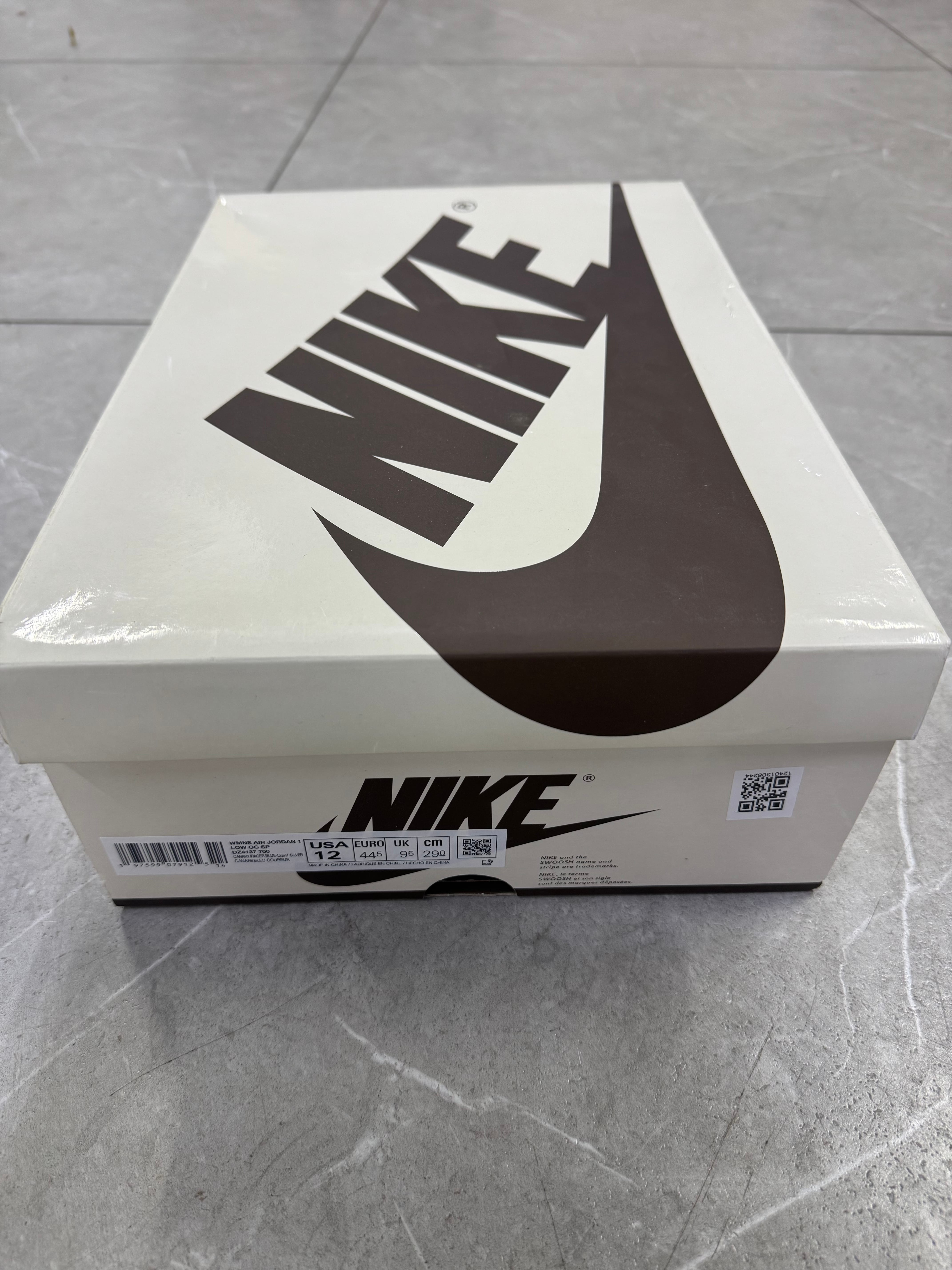 Travis Scott × Nike Women's Air Jordan 1 Retro Low OG "Canary"
