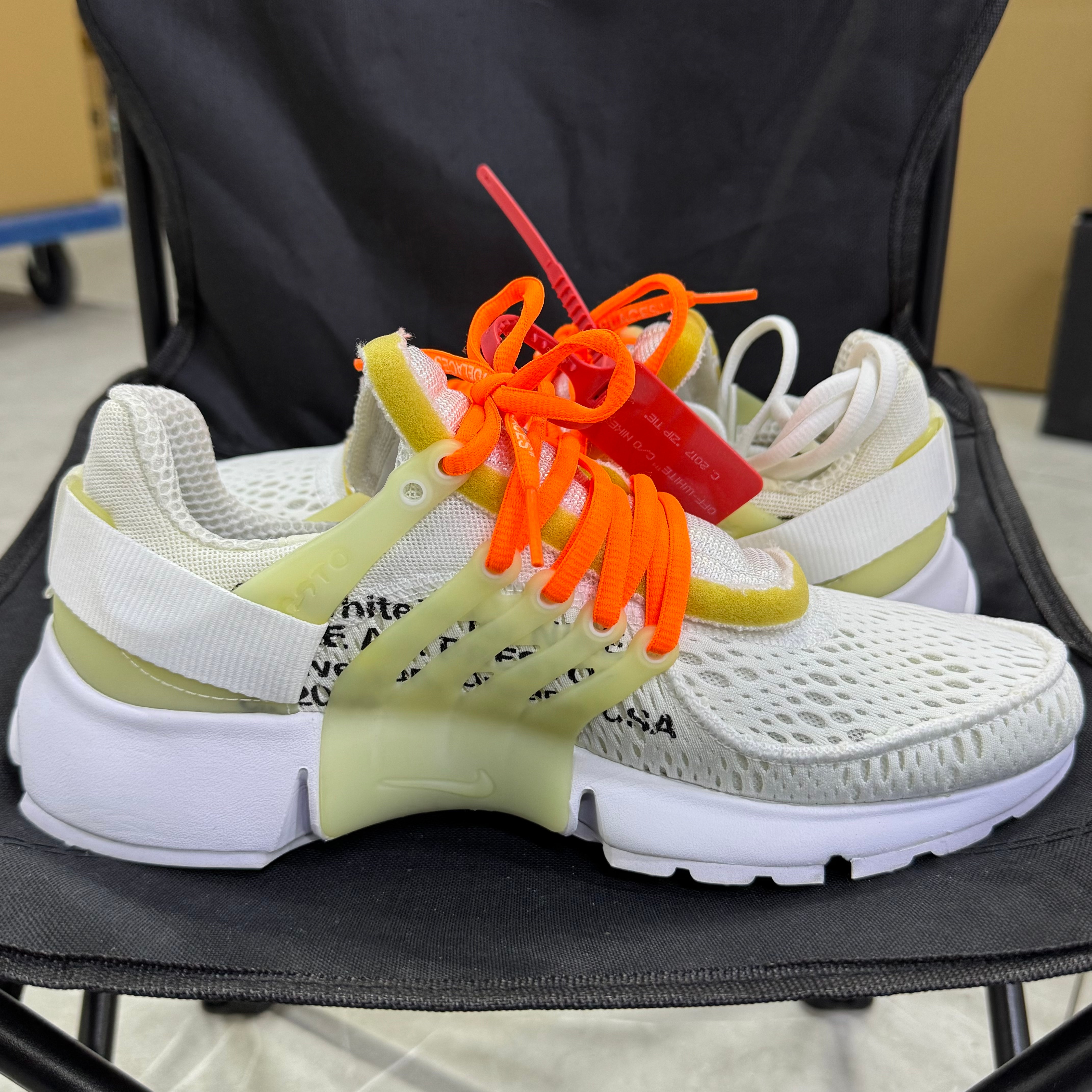 オフホワイト×ナイキ エアプレスト "ホワイト/ブラック/コーン"