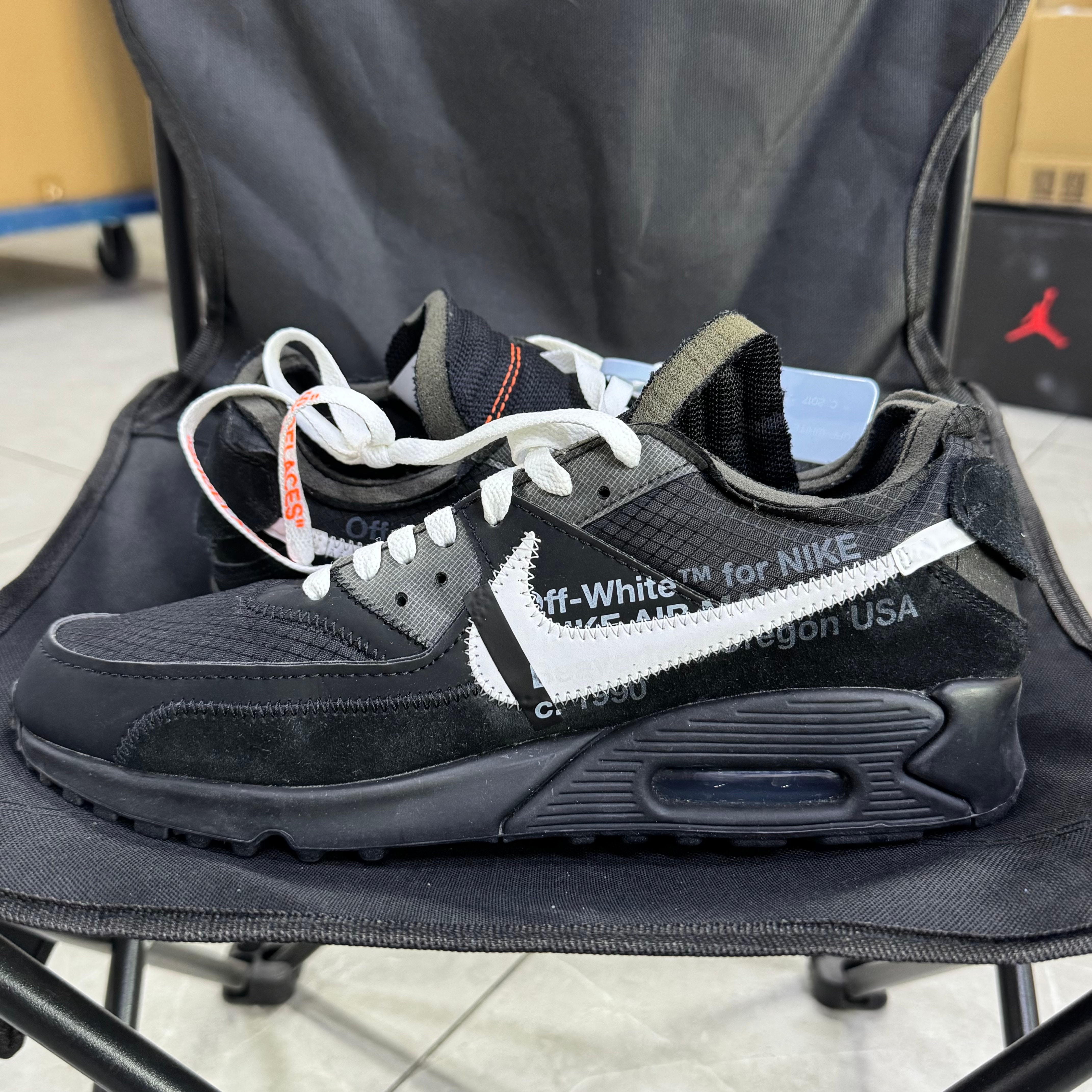 オフホワイト × ナイキ エアマックス90 "ブラック/ブラック-コーン-ホワイト"
