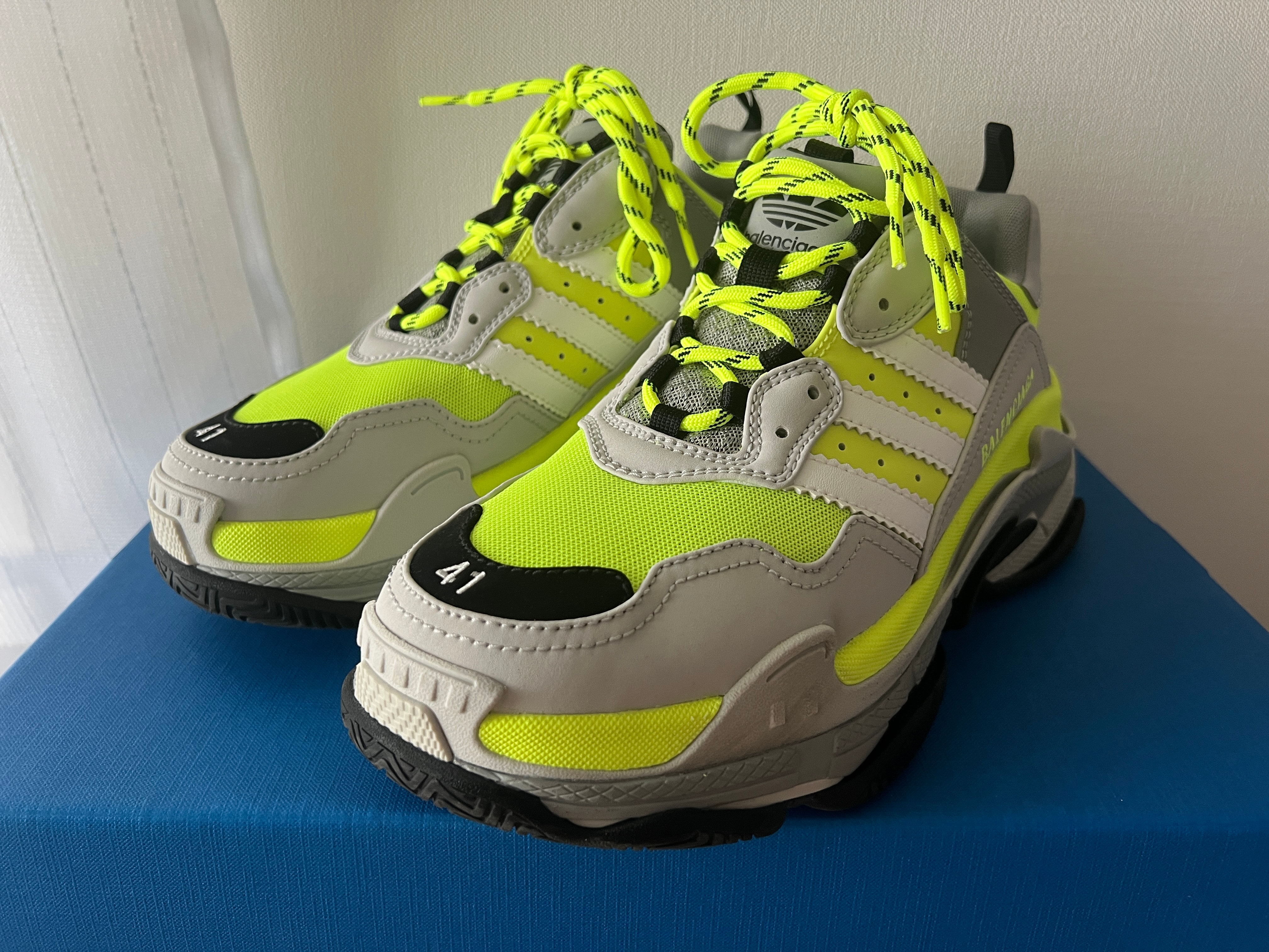 アディダス × バレンシアガ トリプルS "ネオンイエロー/ブラック/グレー"