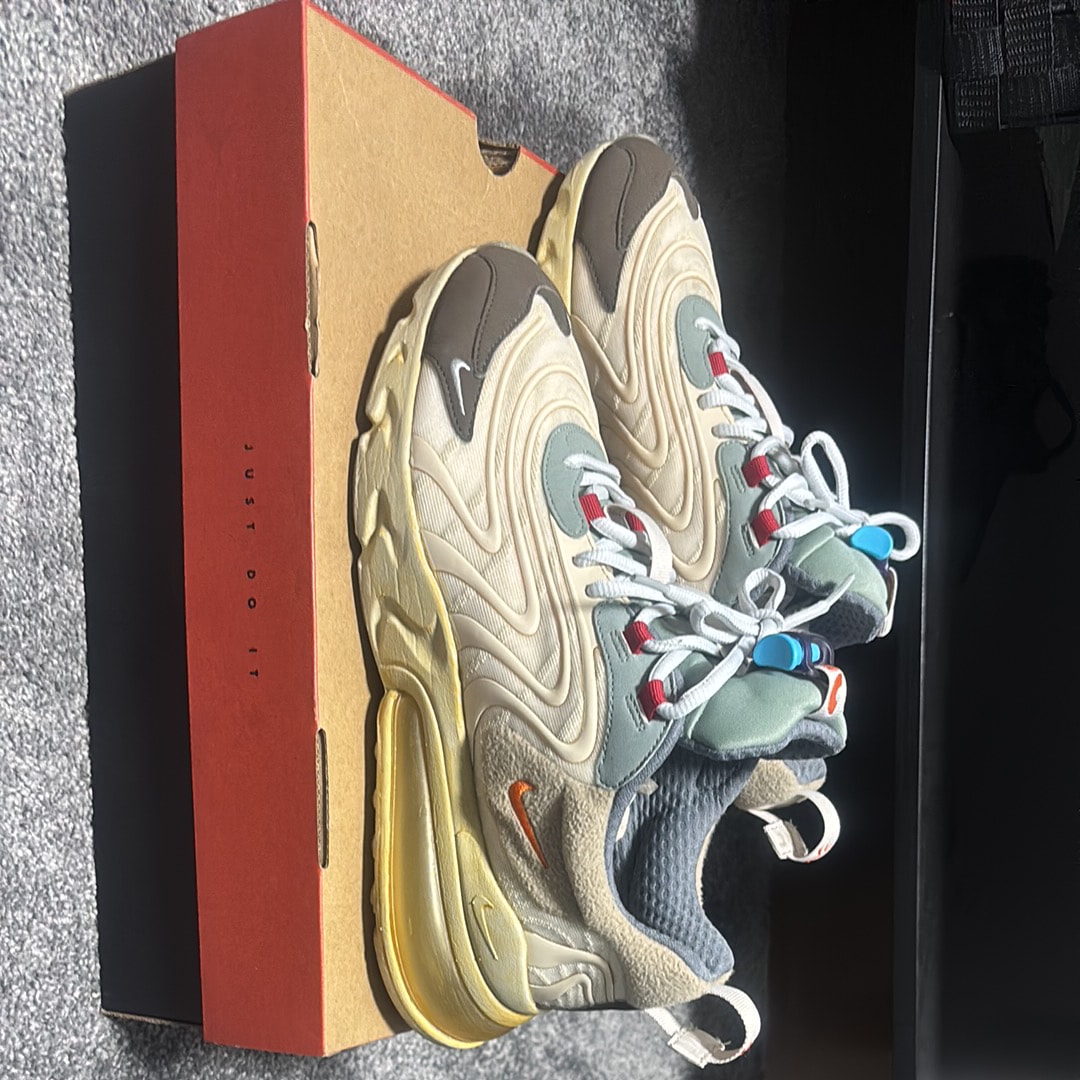 トラヴィススコット × ナイキ エアマックス270 "カクタストレイル"