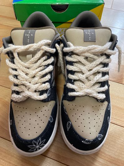 Travis Scott × Nike SB Dunk Low "Black/Parachute Beige"
