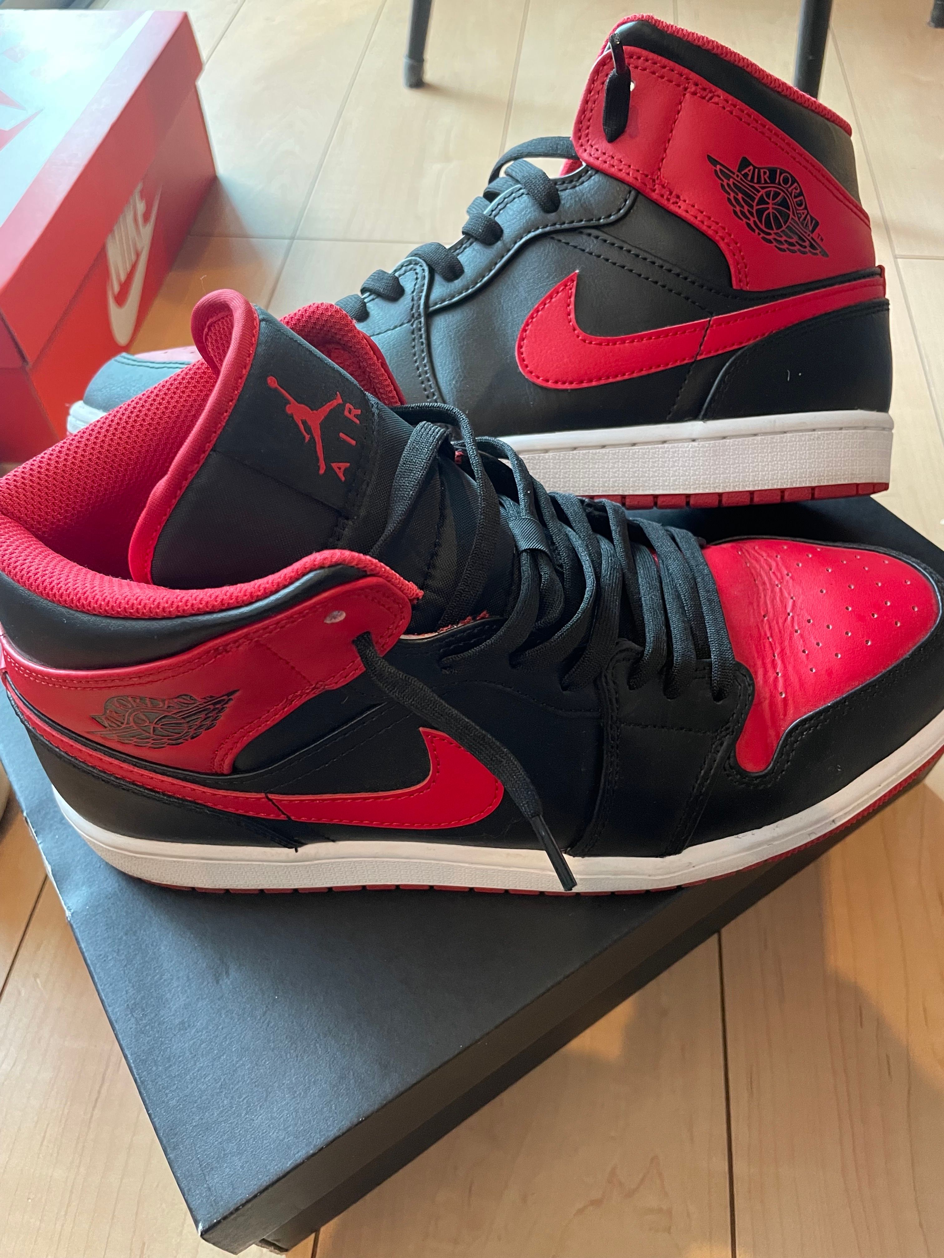Nike Air Jordan 1 Mid "Bred Toe"