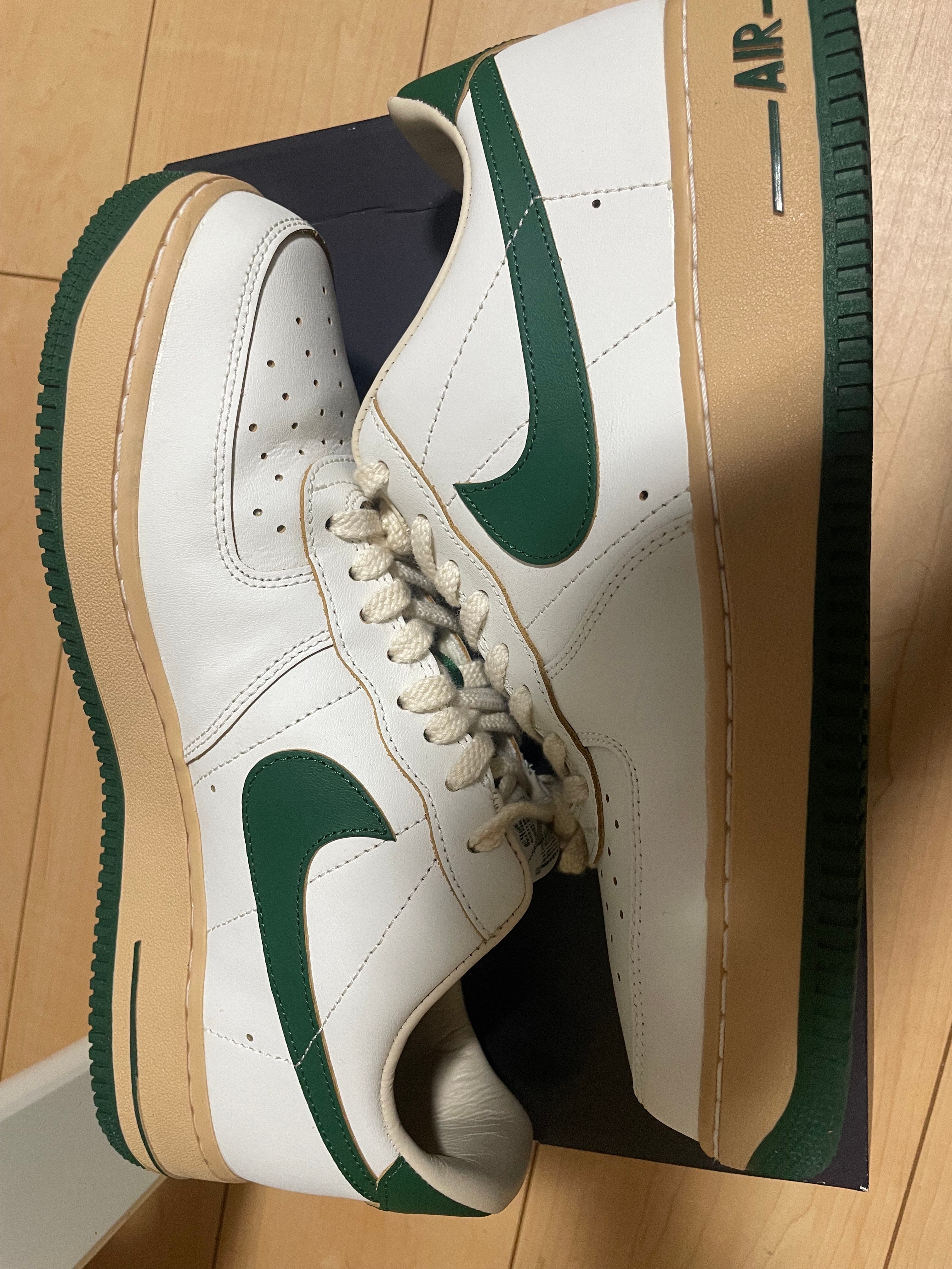 ナイキ ウィメンズ エアフォース1 ロー "グリーン アンド モスリン"