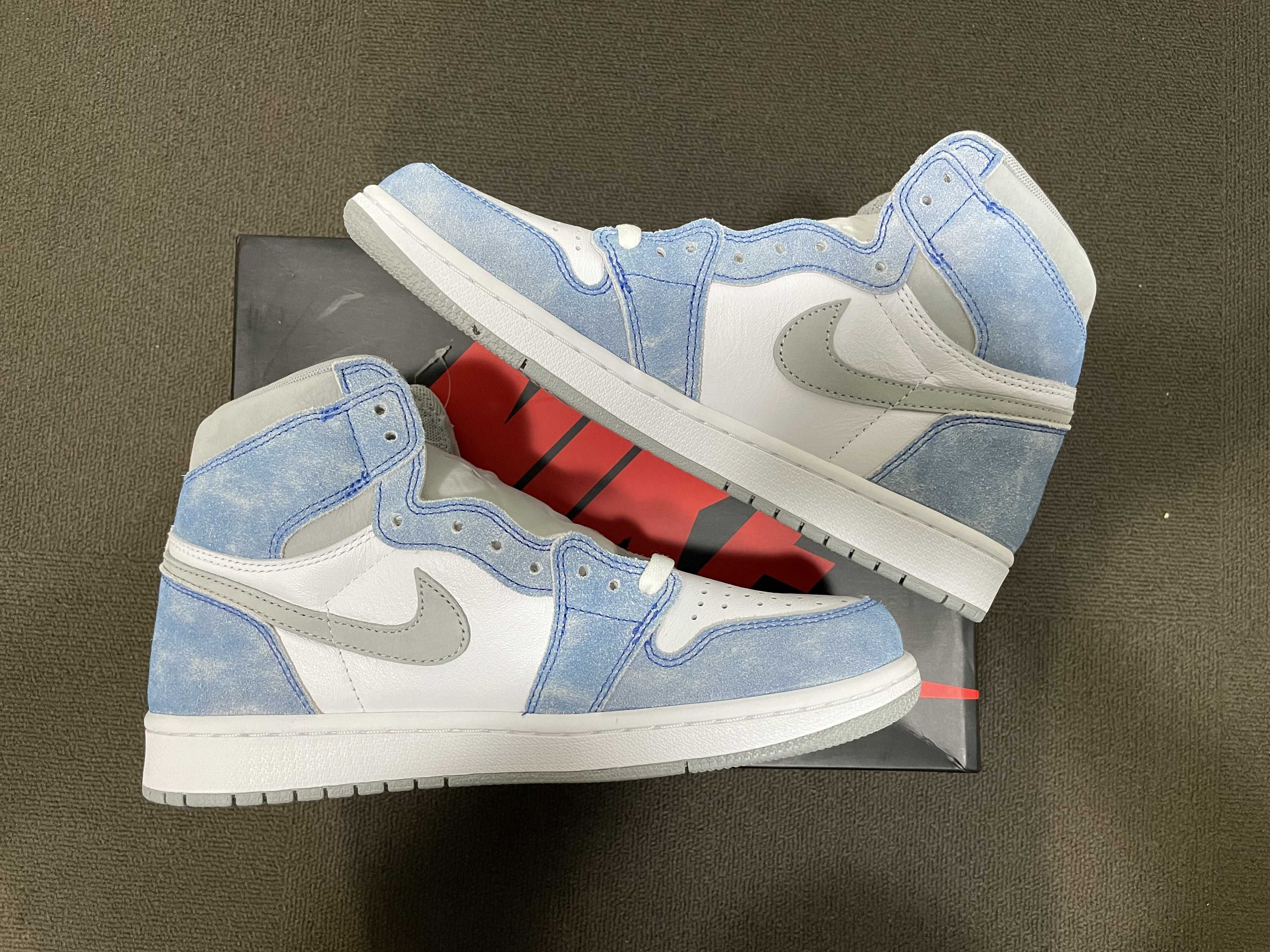 Nike Air Jordan 1 High OG "Hyper Royal"