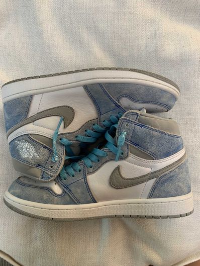 Nike Air Jordan 1 High OG "Hyper Royal"