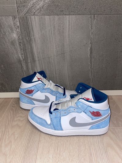 Nike Air Jordan 1 Mid SE "White/Hyper Royal/Red"