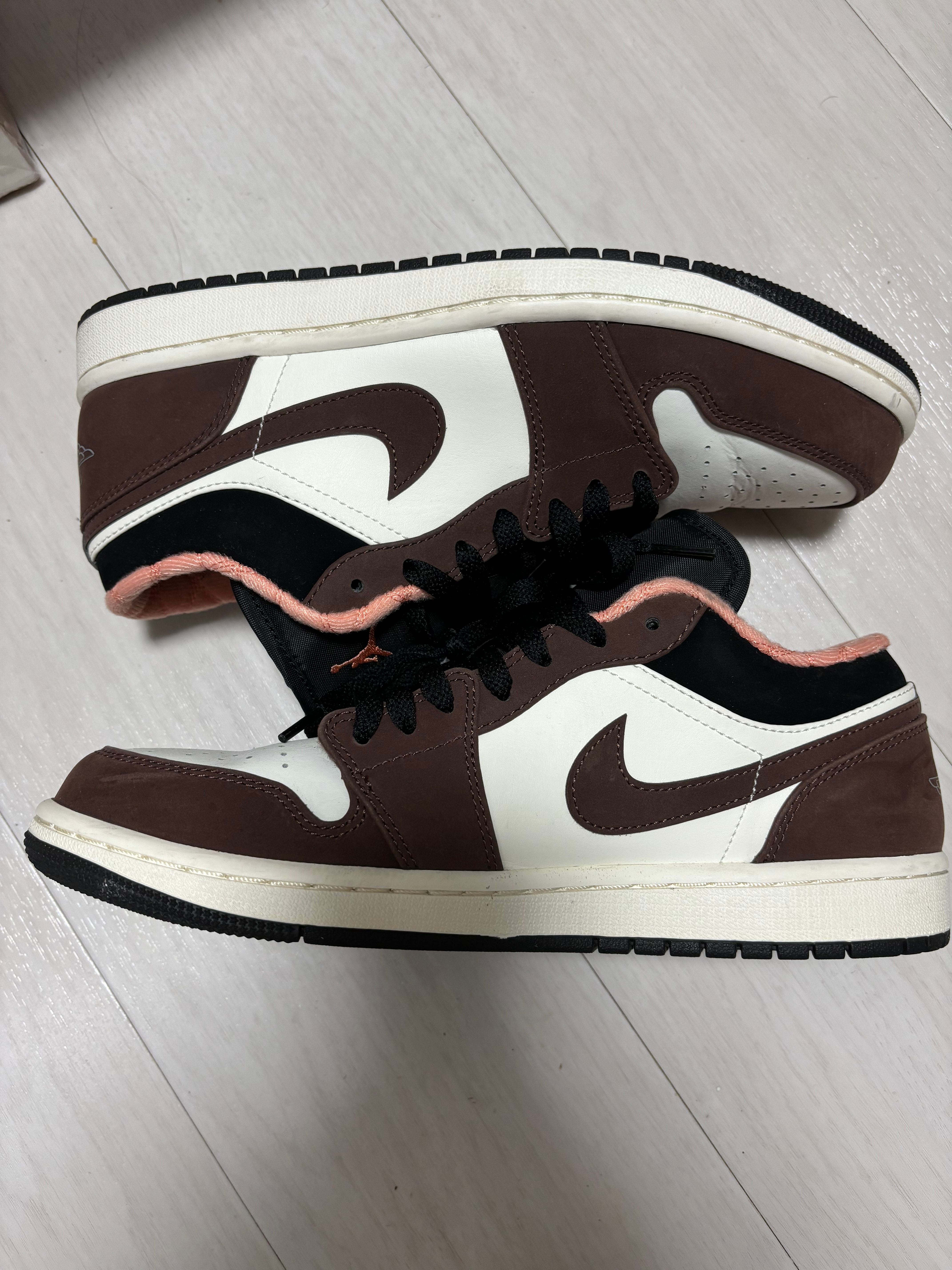 Nike Air Jordan 1 Low SE "Light Chocolate" / "Mocha Brown"