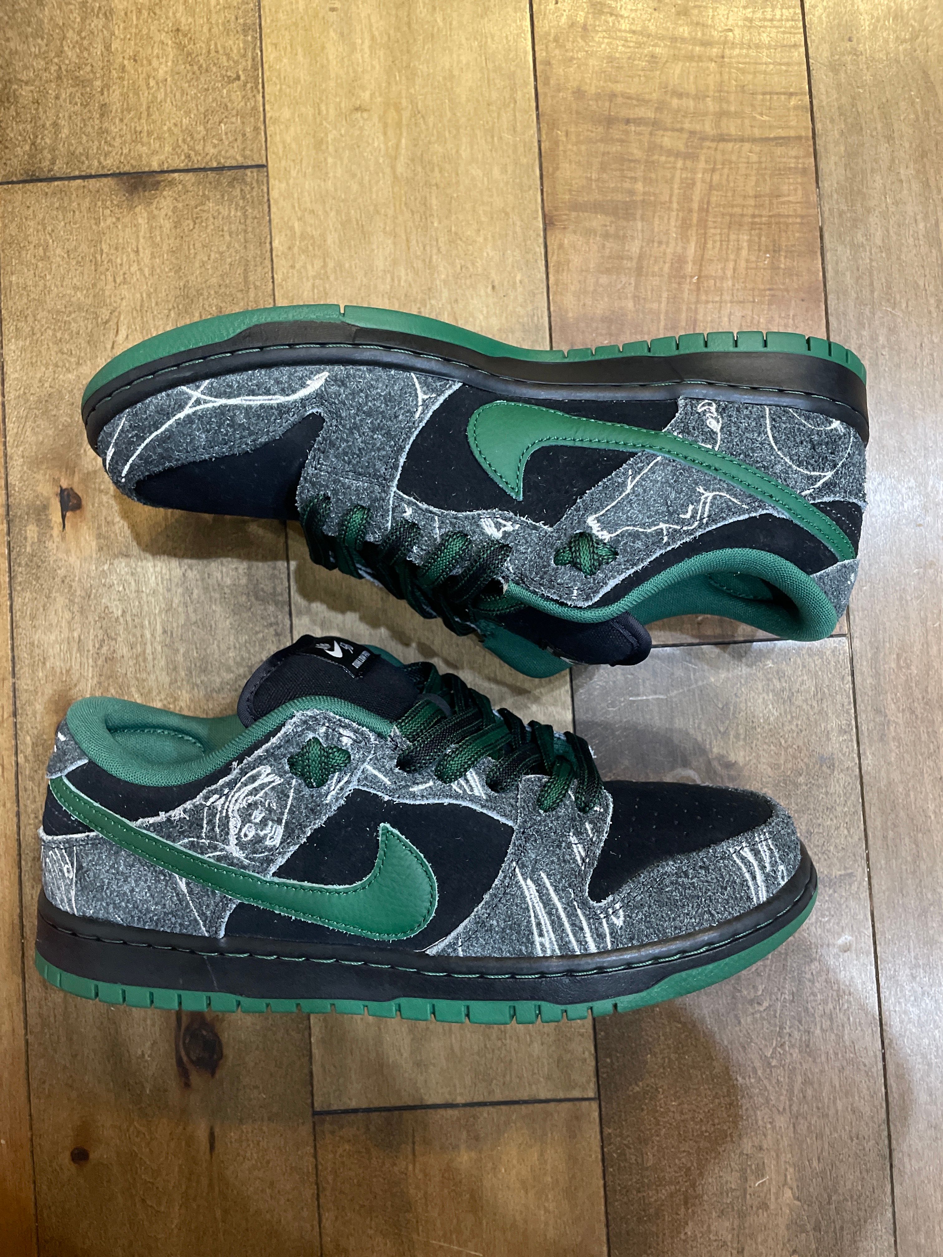 There Skateboards × Nike SB Dunk Low Pro "Anthracite and Gorge Green"