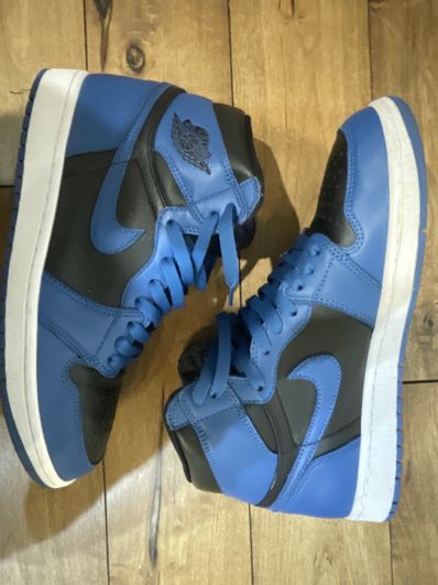 Nike Air Jordan 1 Retro High OG "Dark Marina Blue"