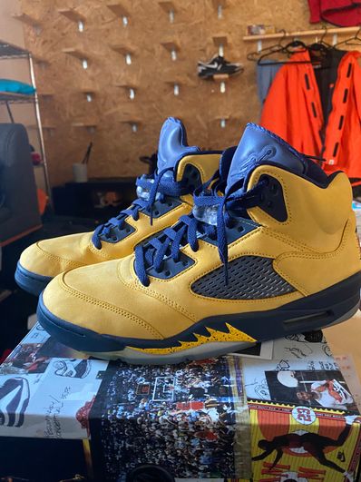 NIKE AIR JORDAN 5 "MICHIGAN"