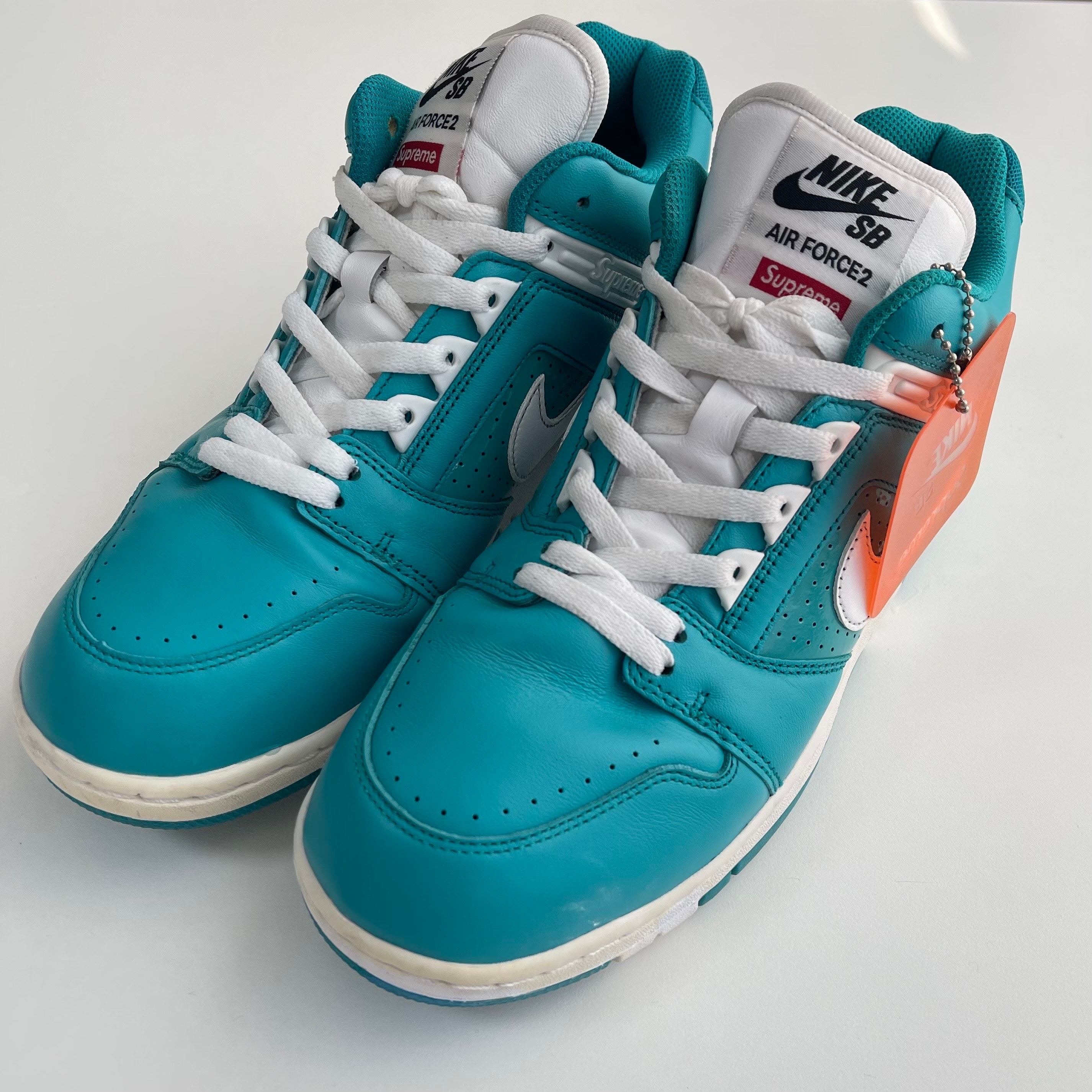 シュプリーム × ナイキ SB エアフォース2 ロー "ニューエメラルド"