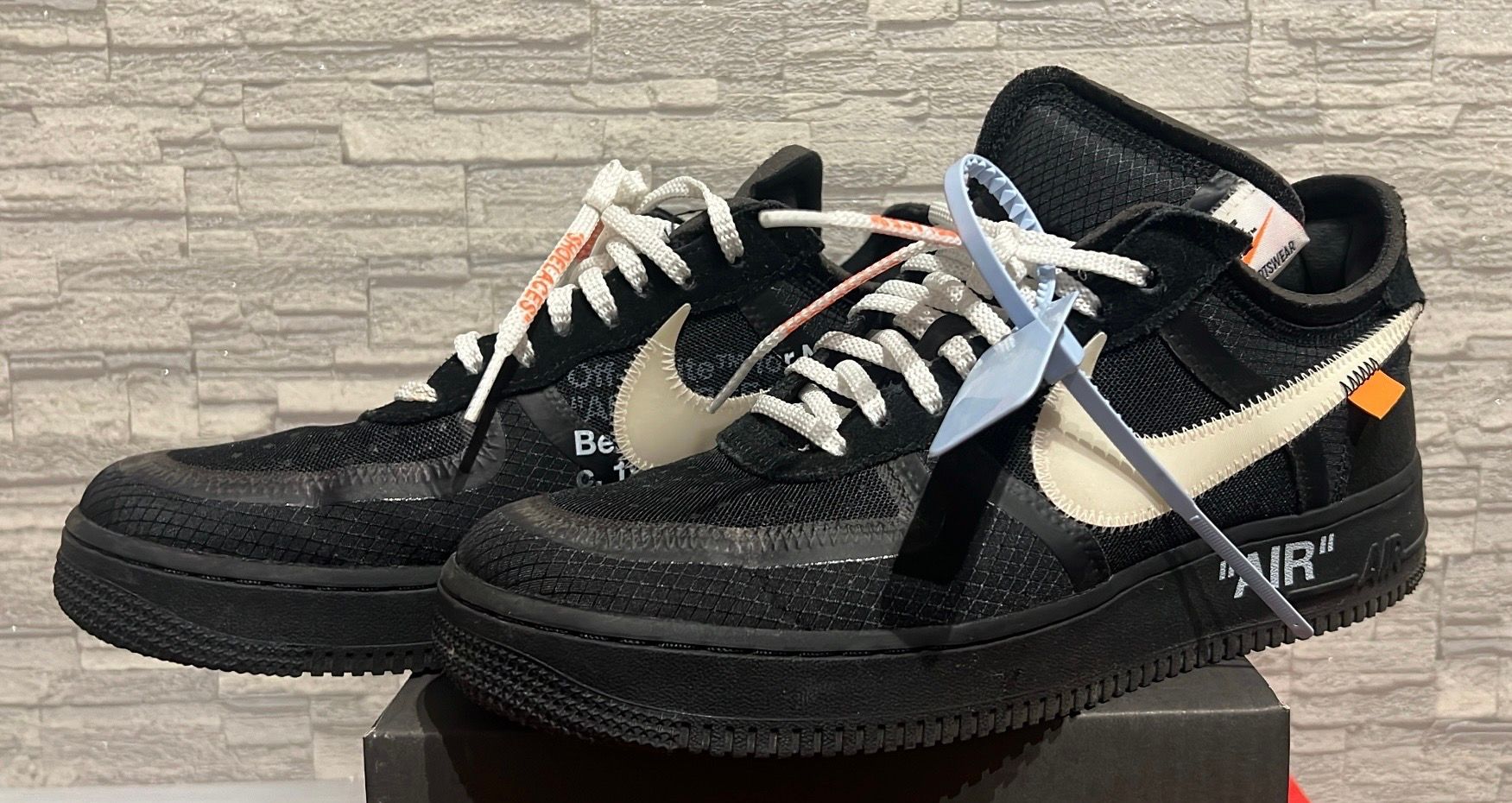 Off-White × Nike Air Force 1 Low "Black"