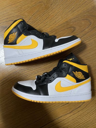 Nike Women's Air Jordan 1 Mid SE "Laser Orange Black"