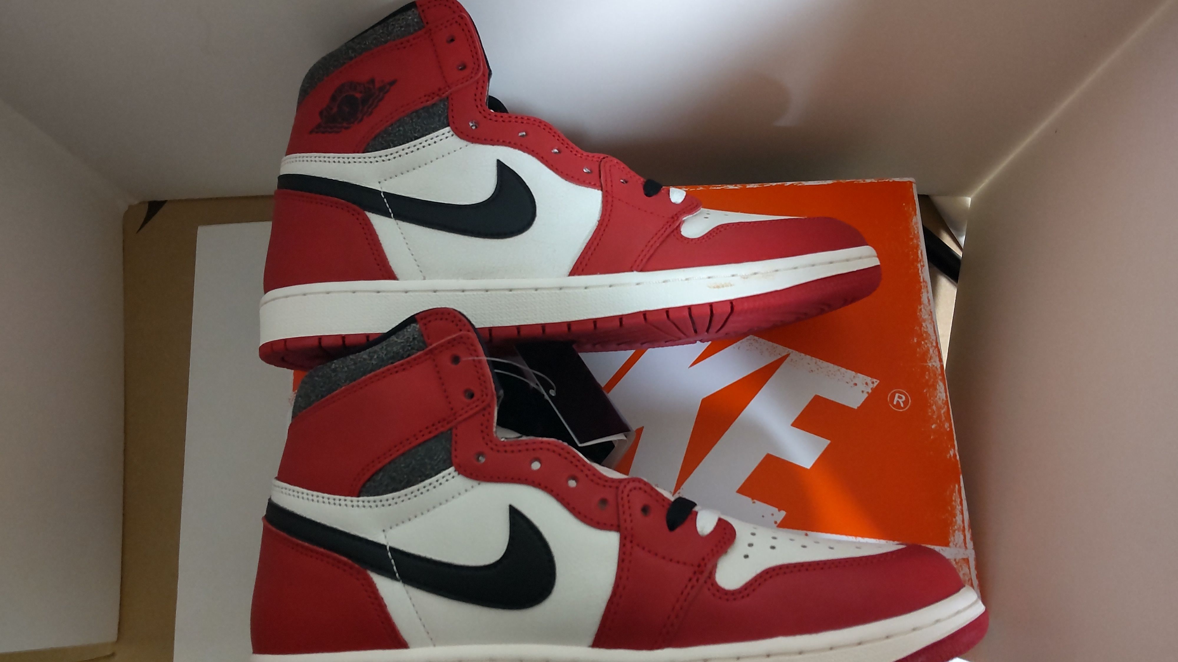 Nike Air Jordan 1 High OG "Lost & Found/Chicago"