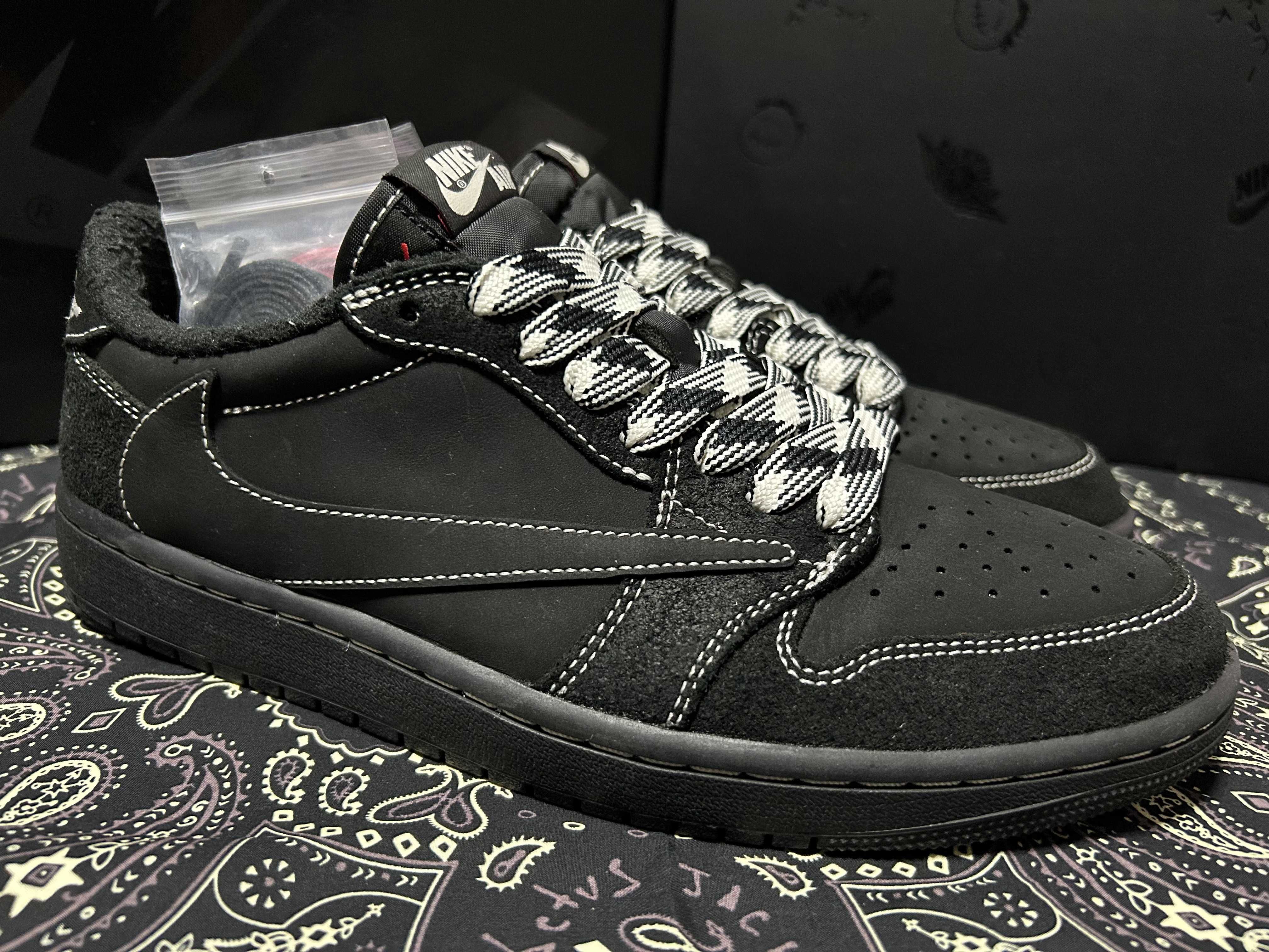 Travis Scott × Nike Air Jordan 1 Low OG SP "Black Phantom"