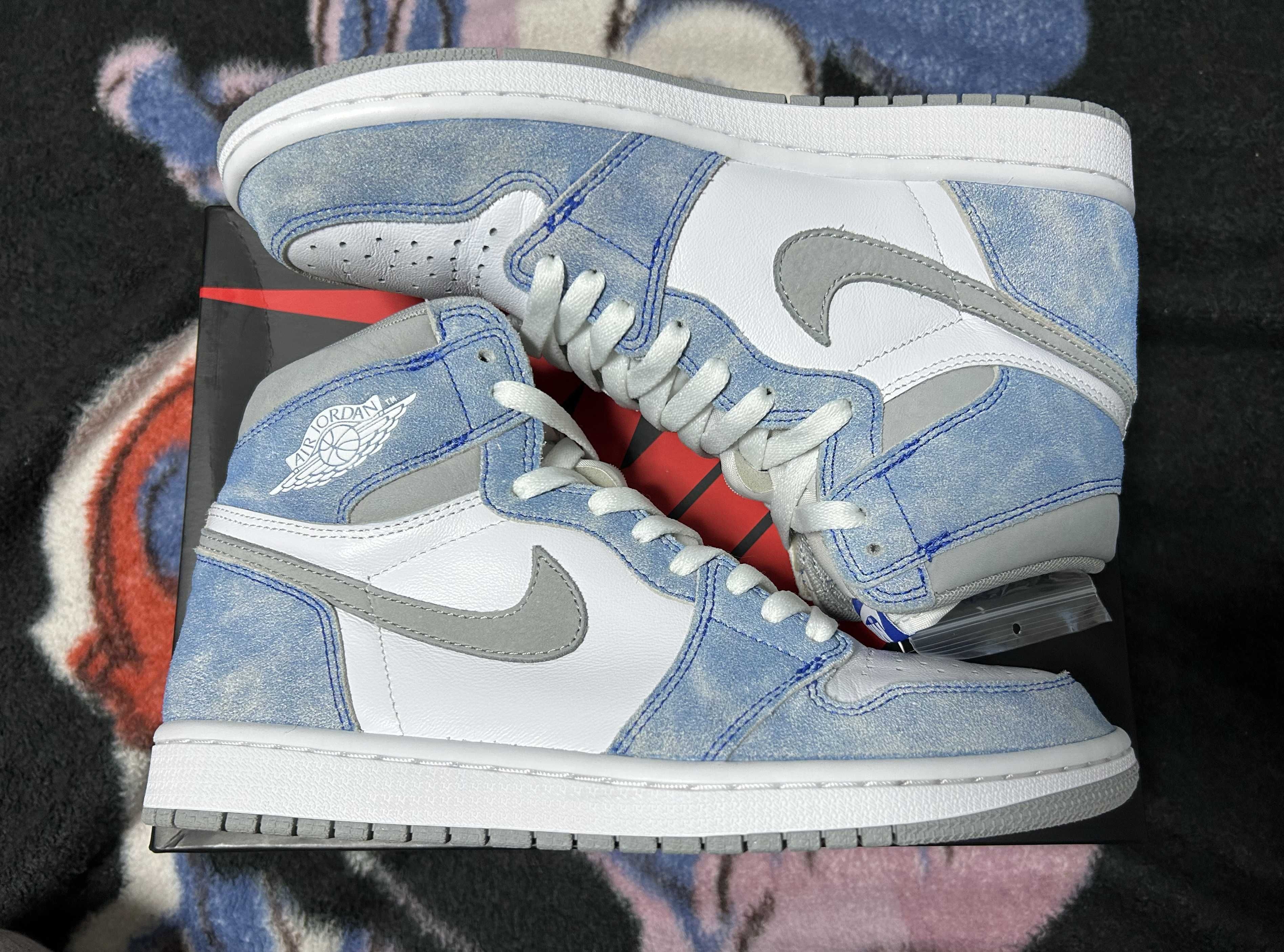 Nike Air Jordan 1 High OG "Hyper Royal"