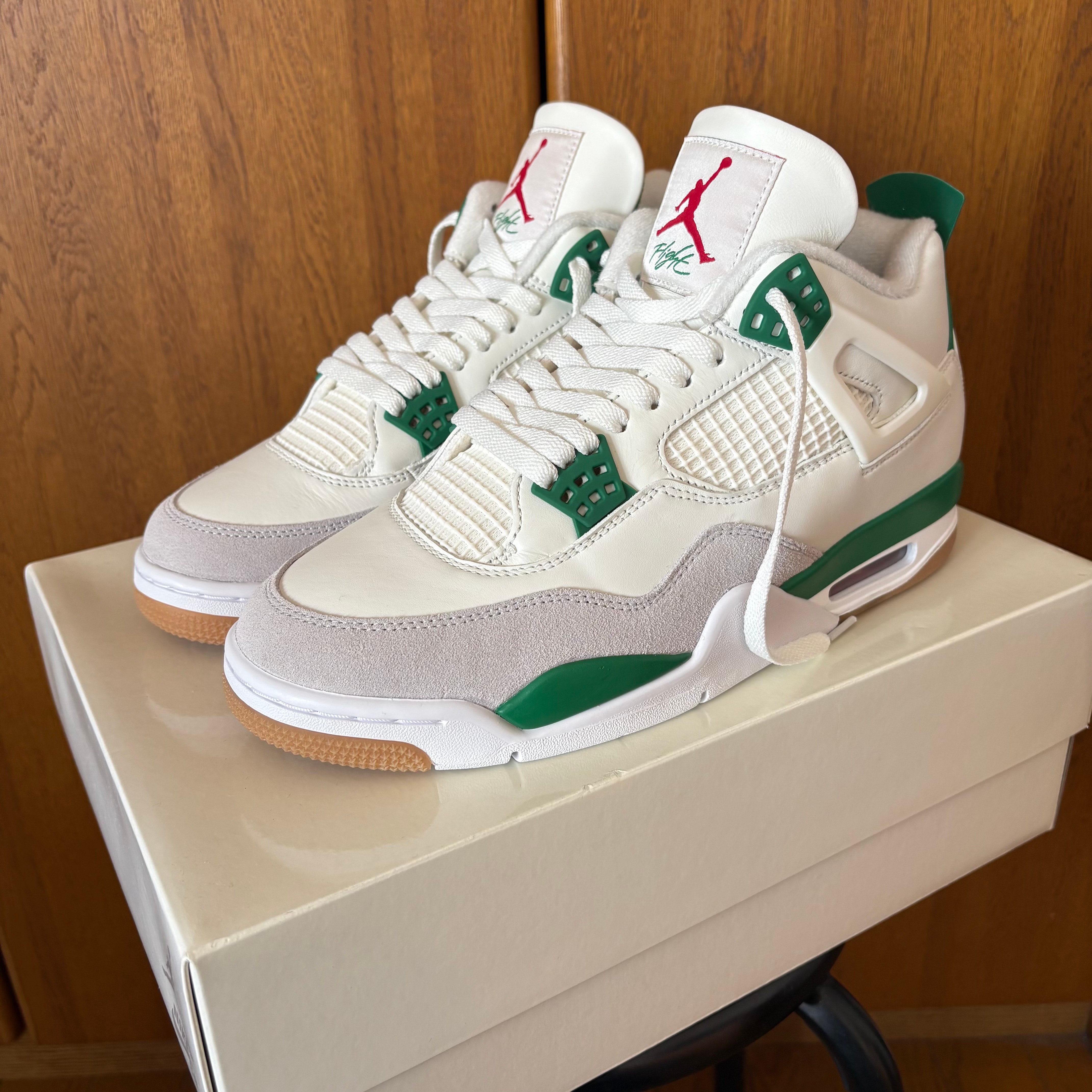 Nike SB × Air Jordan 4 Retro SP "Pine Green"