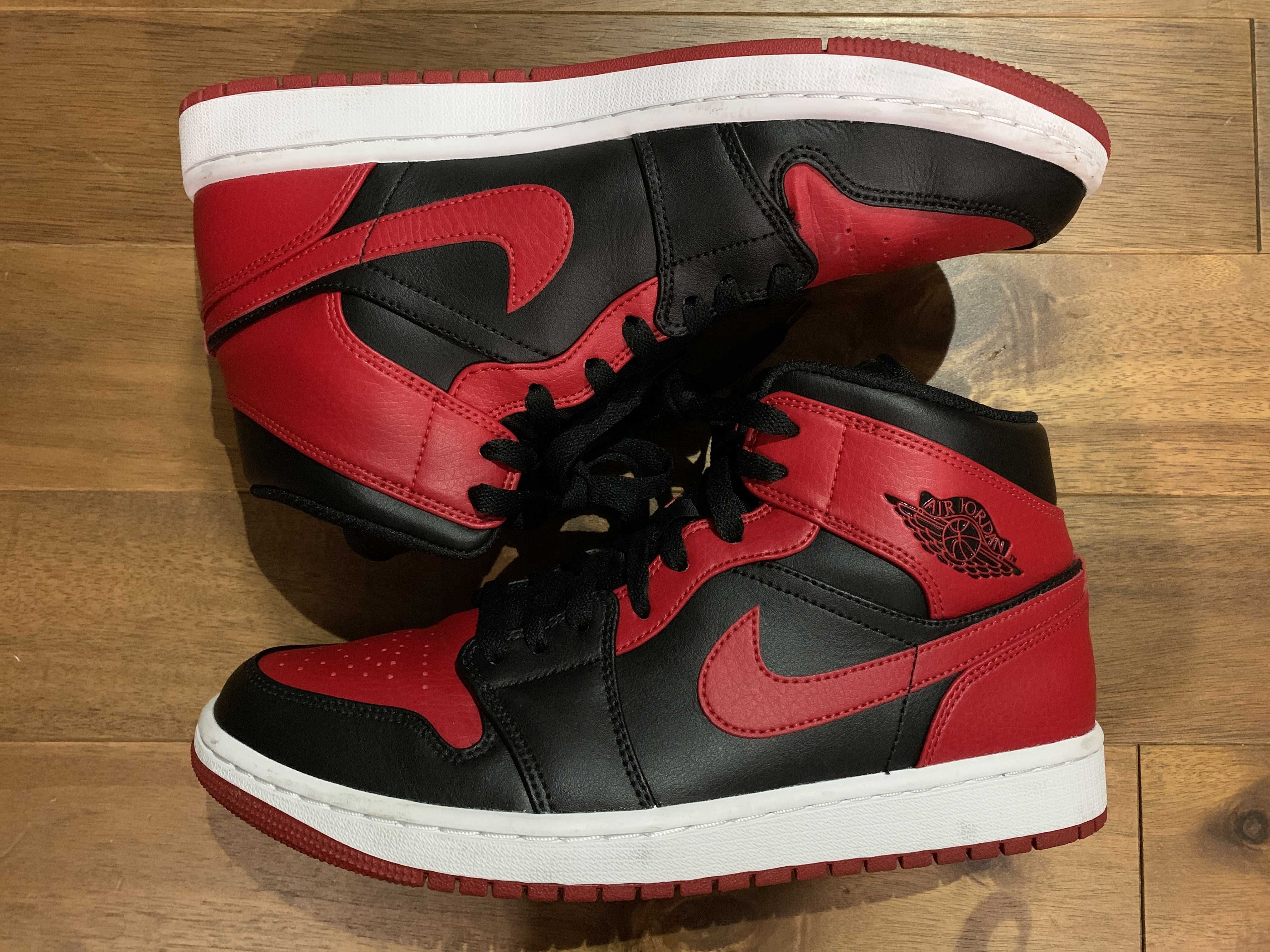 Nike Air Jordan 1 Mid "Bred"
