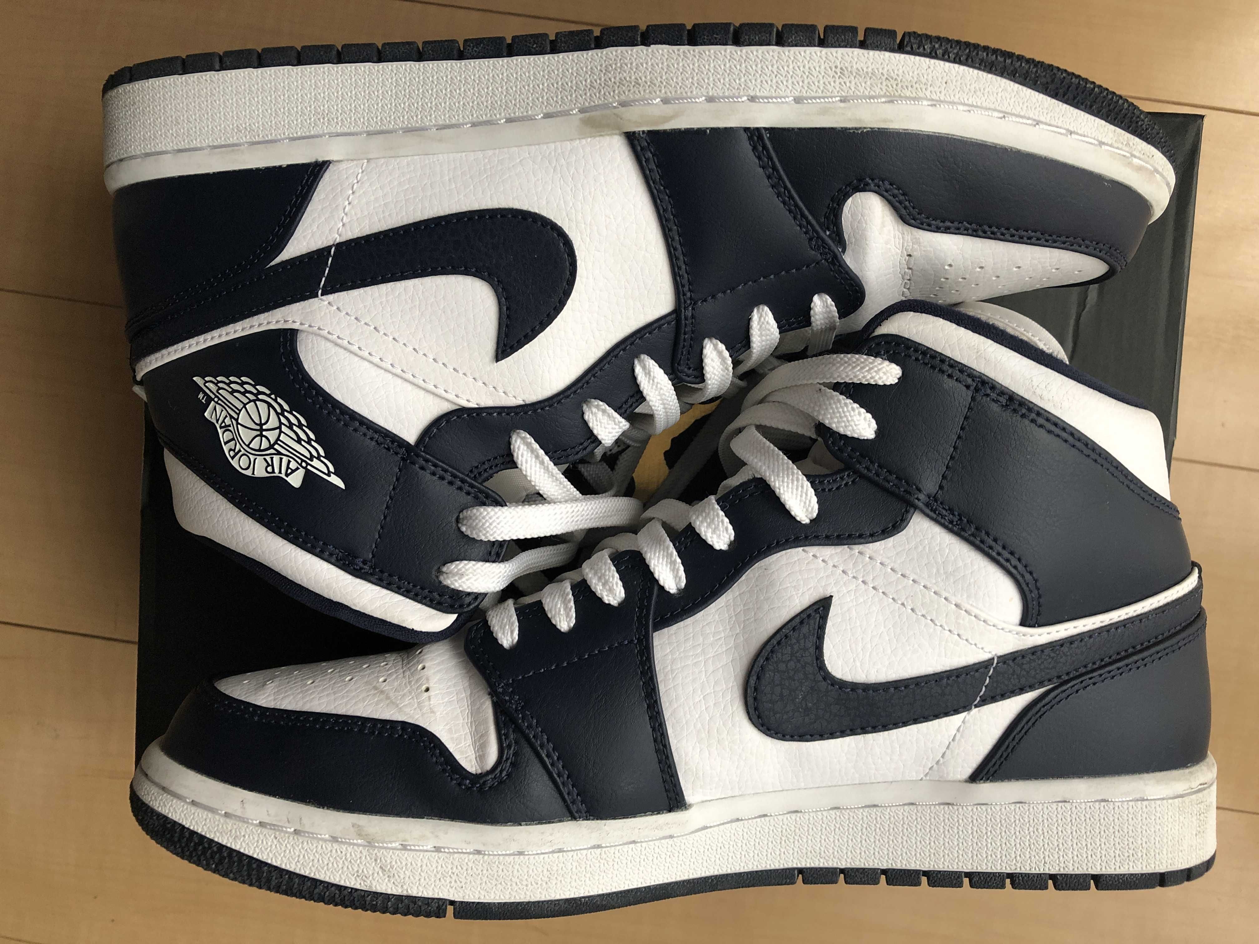Nike Air Jordan 1 Mid "White Metallic Gold Obsidian"